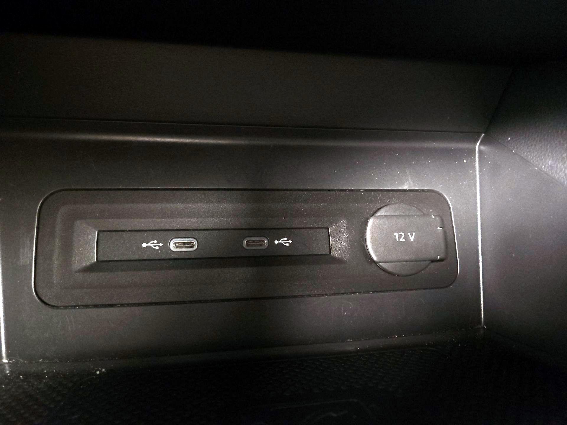 Thumbnail: 2021 Volkswagen Atlas - 18