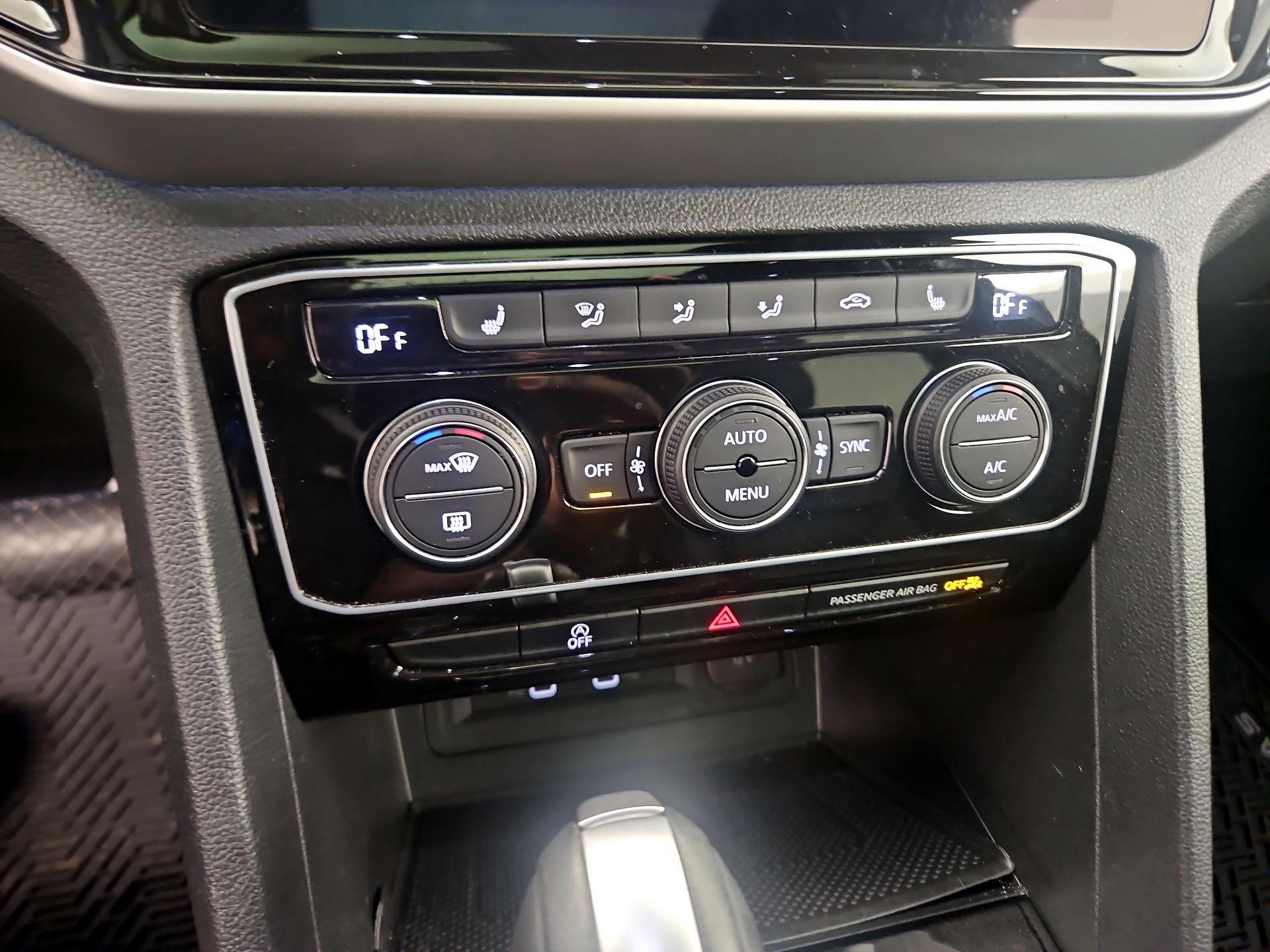 Thumbnail: 2023 Volkswagen Atlas - 16