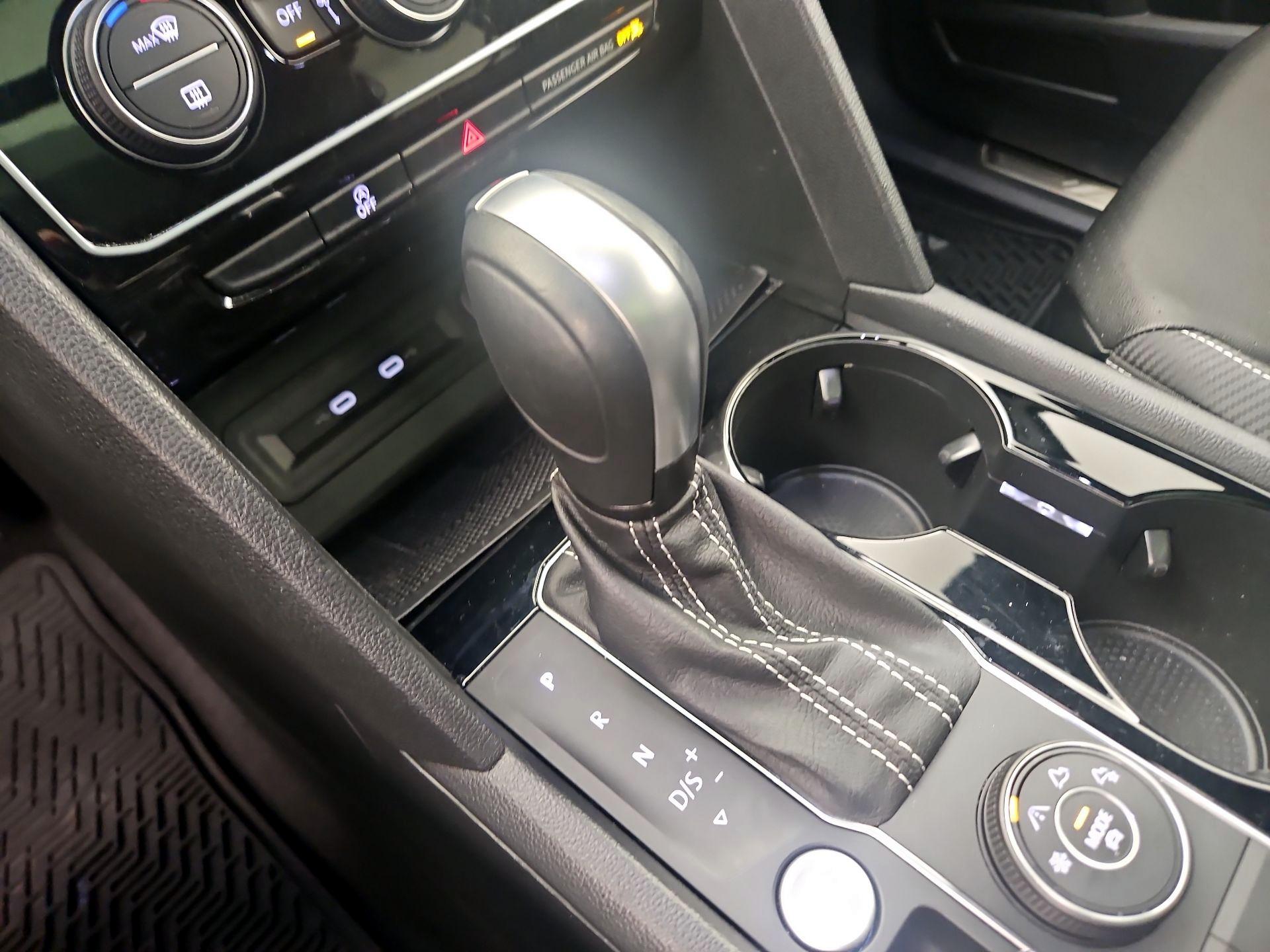 Thumbnail: 2023 Volkswagen Atlas - 17