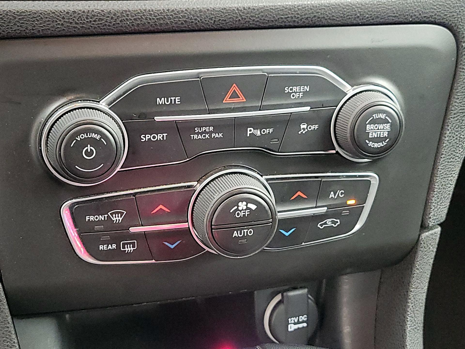 Thumbnail: 2022 Dodge Charger - 16