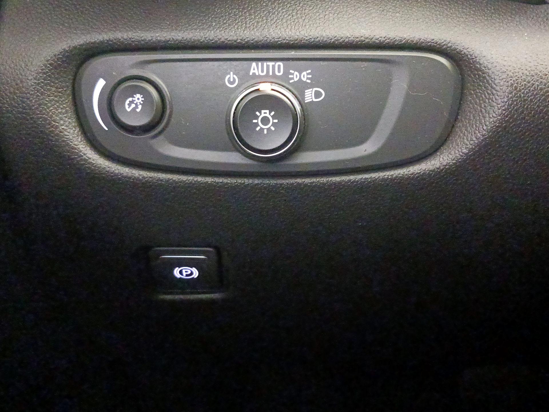 Thumbnail: 2020 Chevrolet Blazer - 13