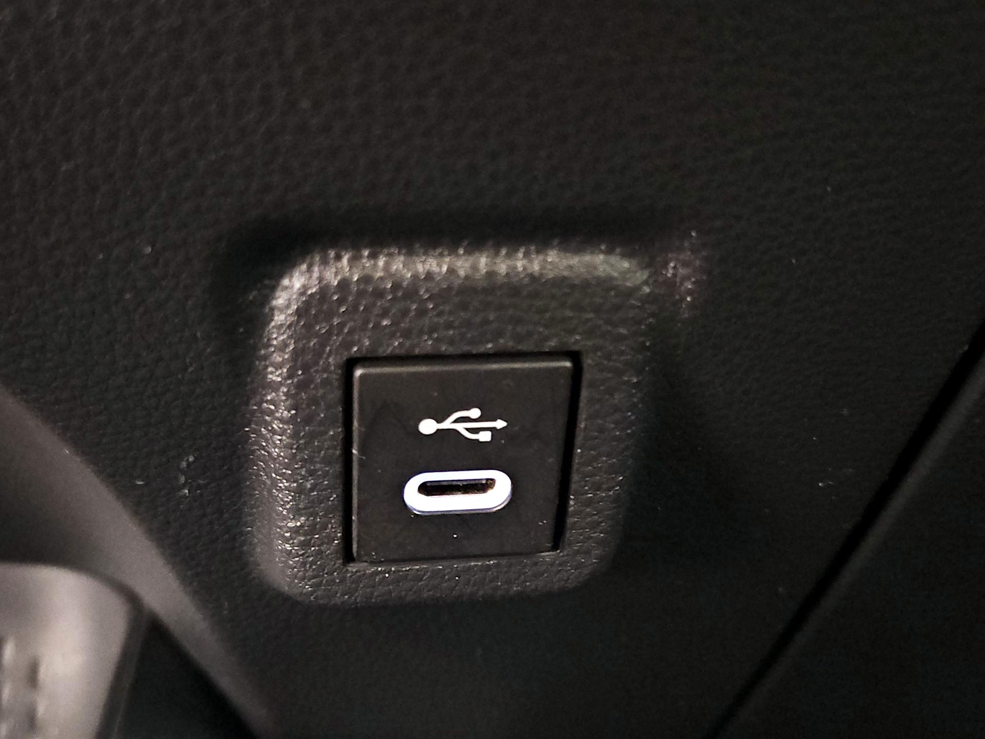 Thumbnail: 2023 Toyota Corolla - 18