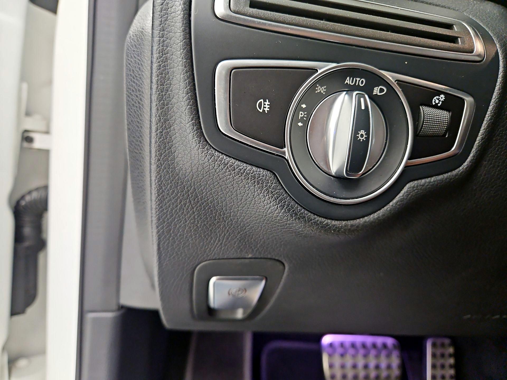 Thumbnail: 2020 Mercedes-Benz C-Class - 13