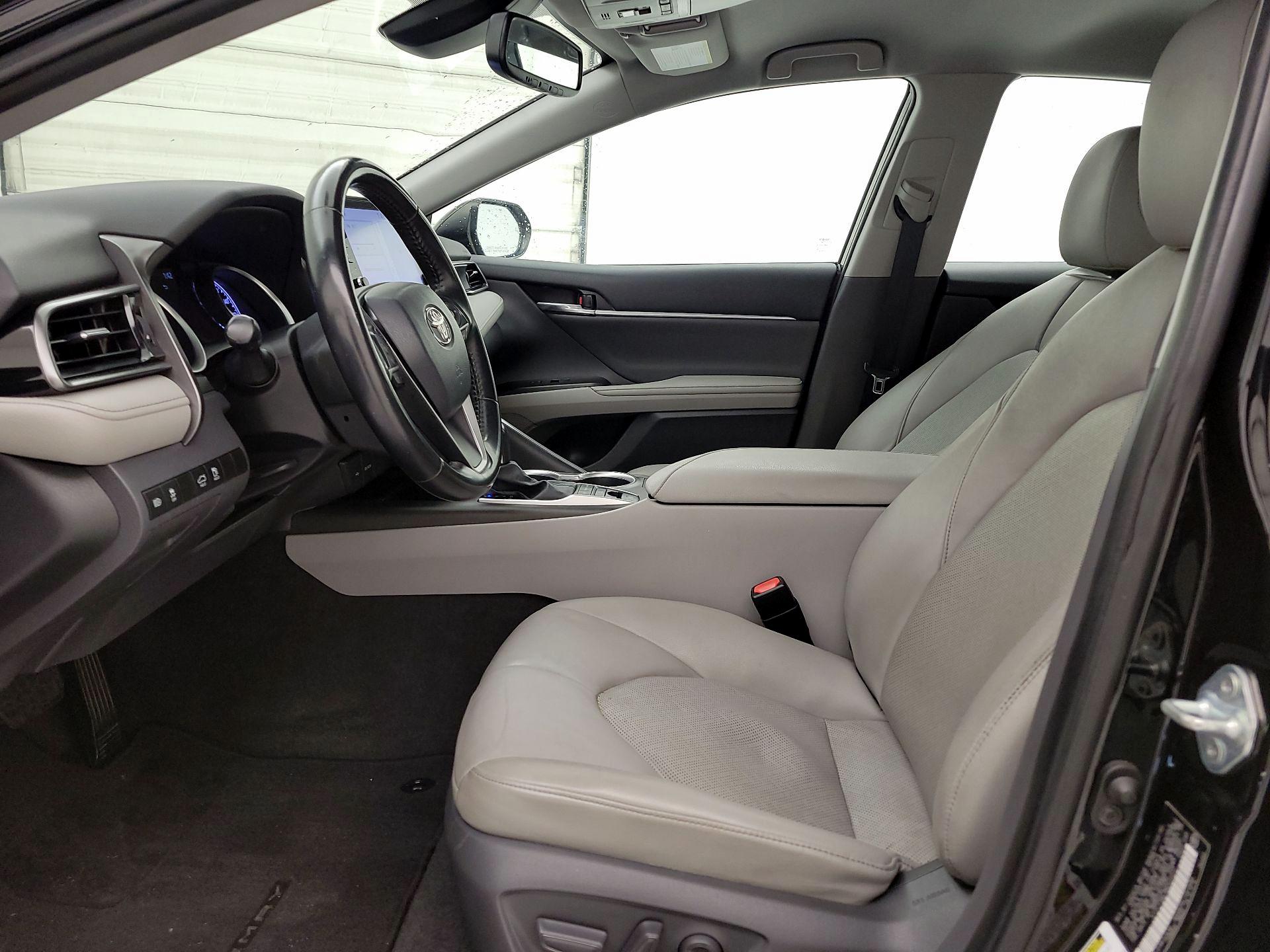 Thumbnail: 2021 Toyota Camry - 11