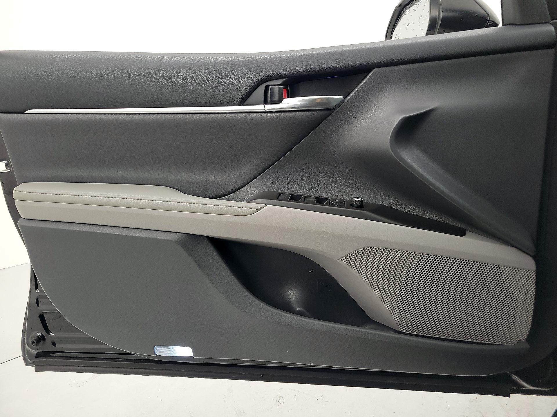 Thumbnail: 2021 Toyota Camry - 12