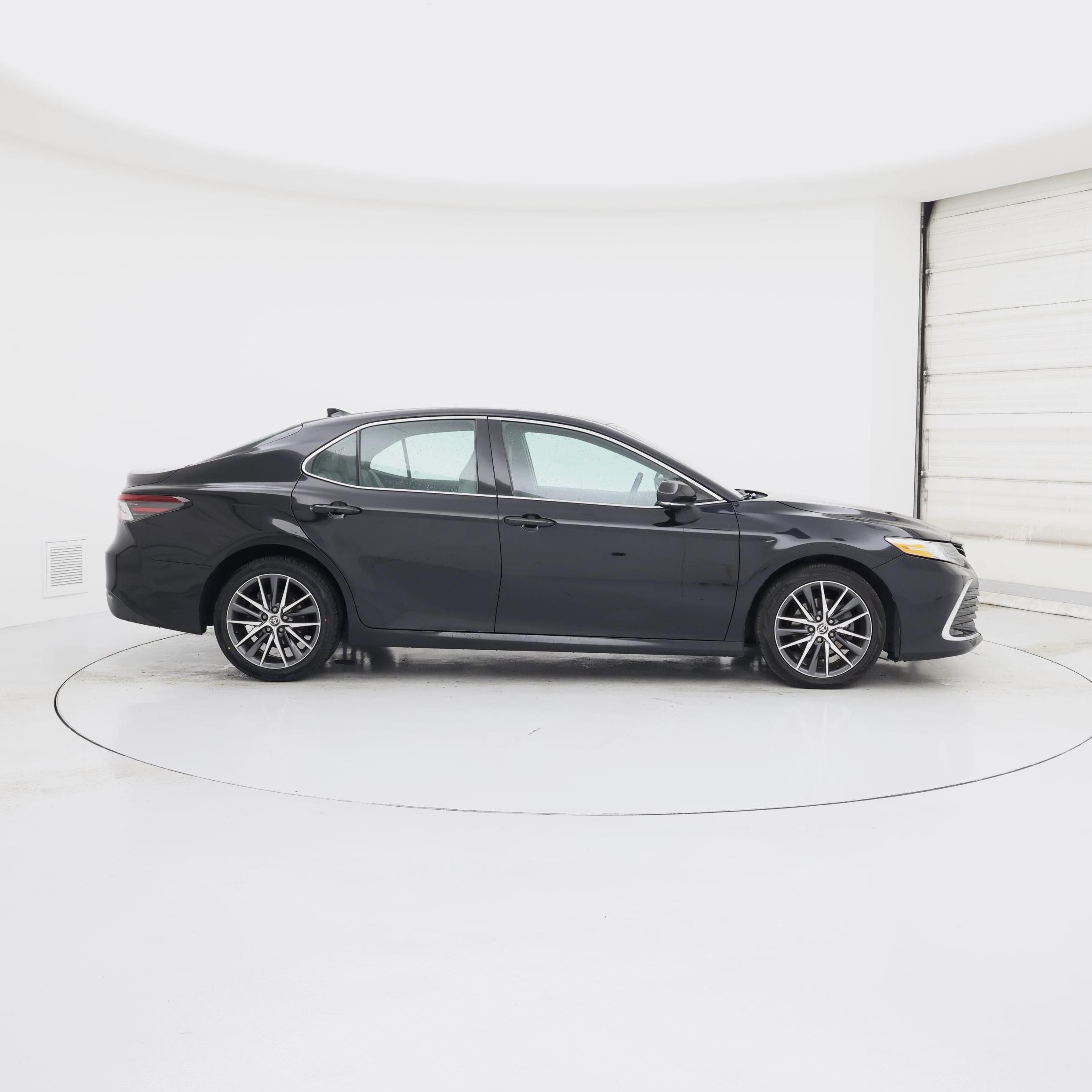 Thumbnail: 2021 Toyota Camry - 7