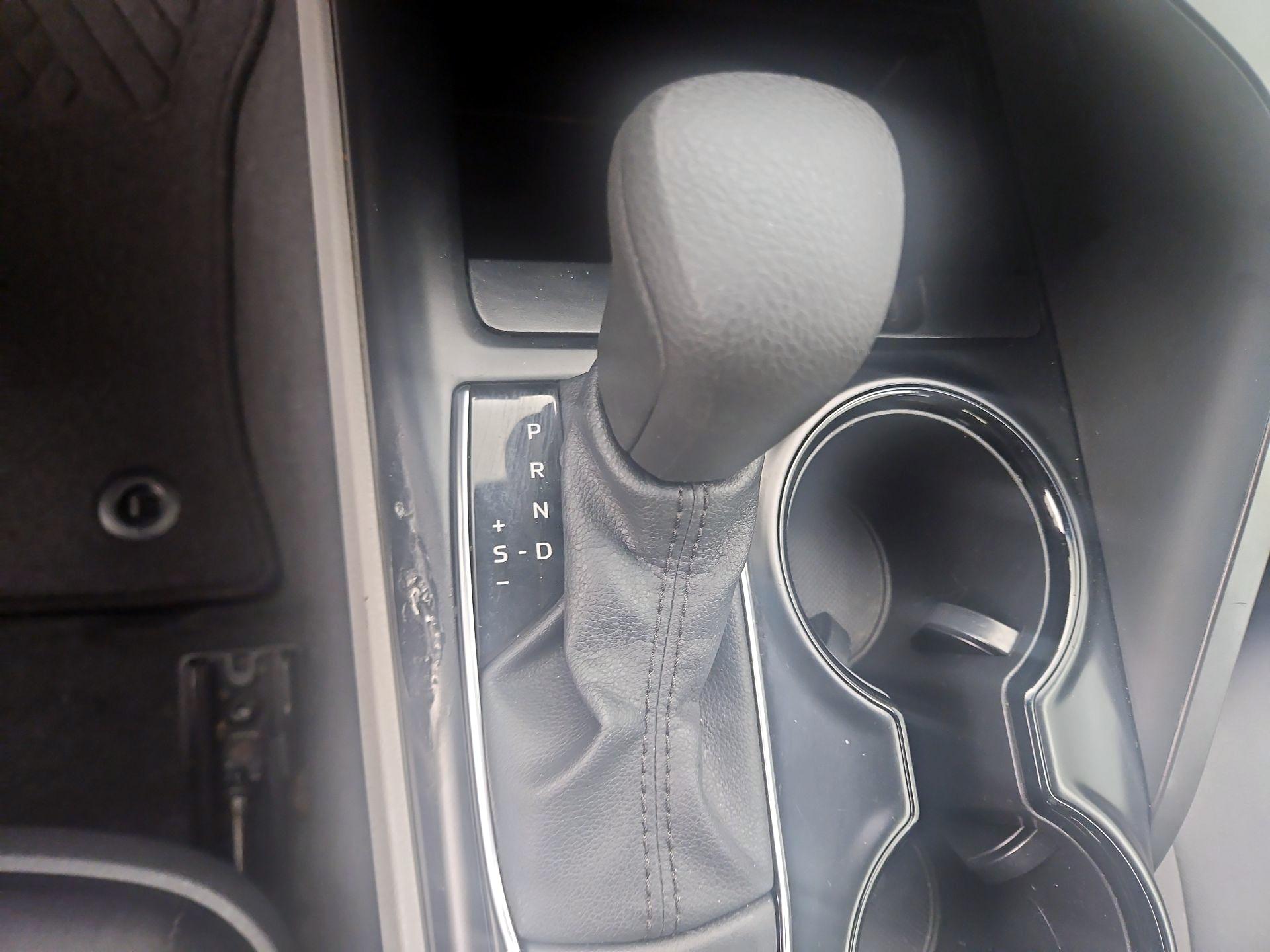 Thumbnail: 2020 Toyota Camry - 17