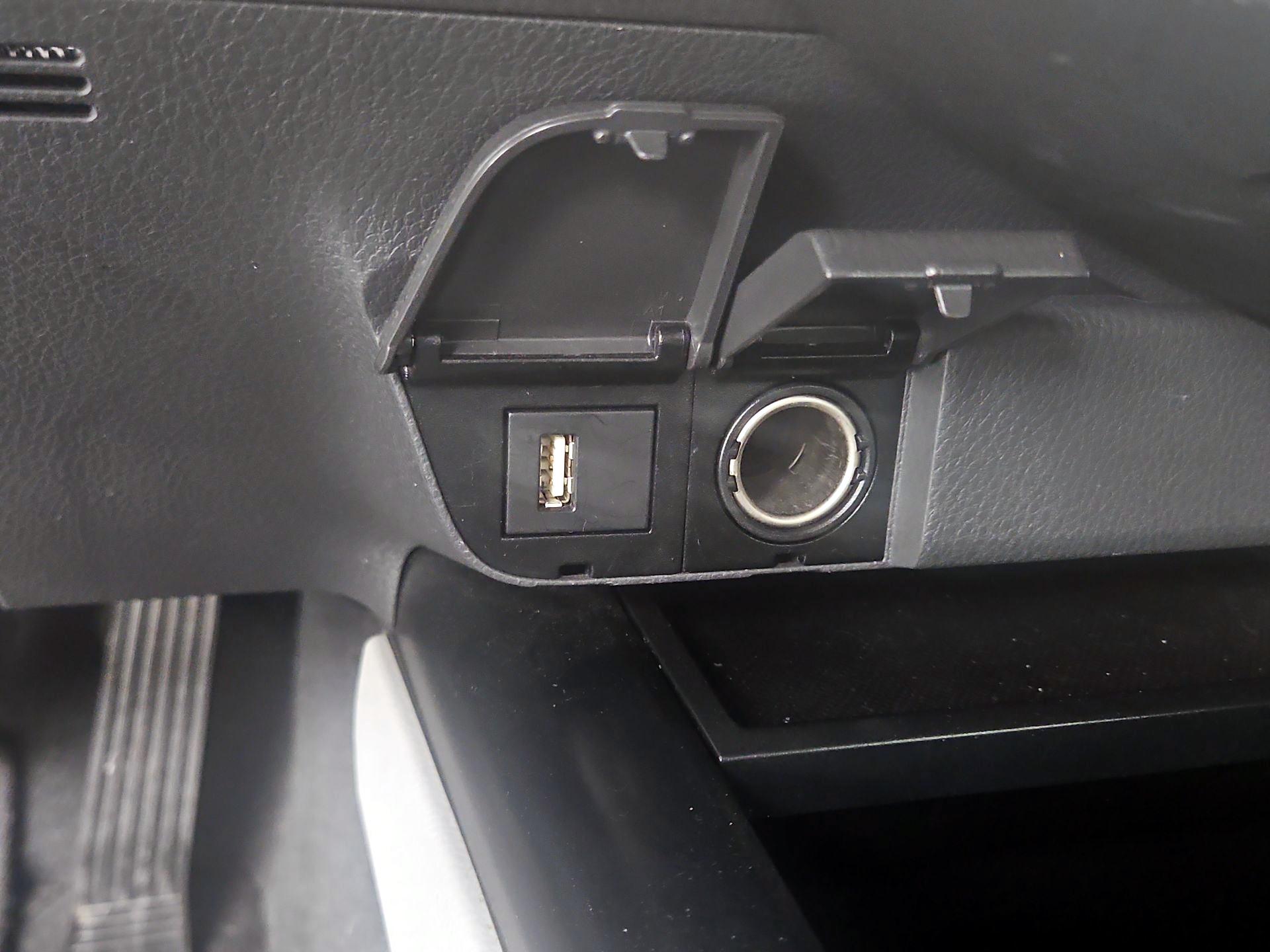 Thumbnail: 2020 Toyota Camry - 18