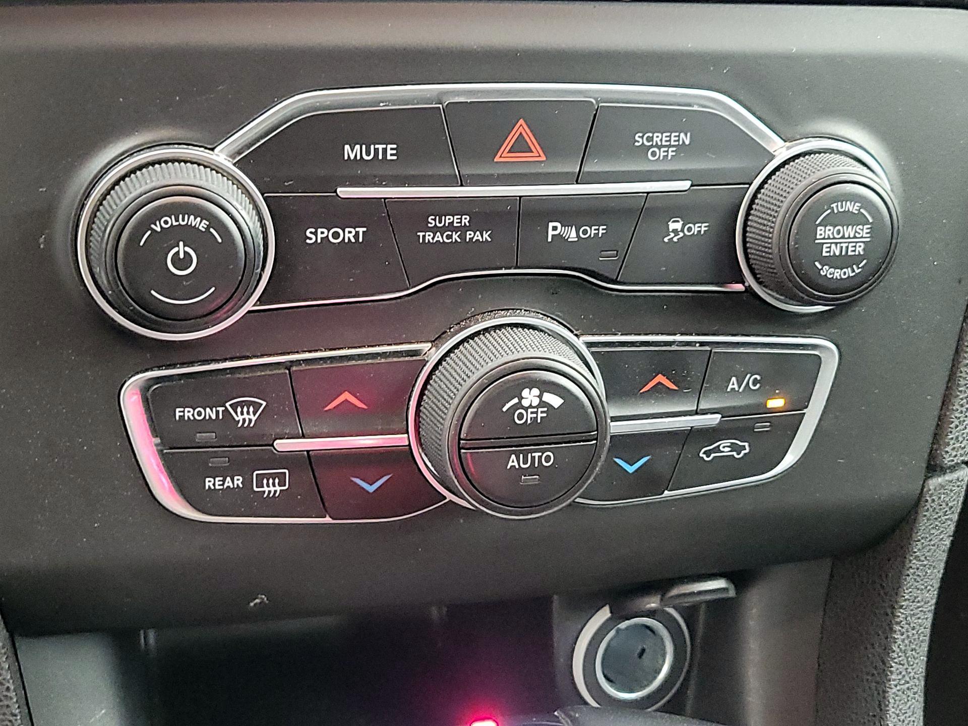 Thumbnail: 2022 Dodge Charger - 16