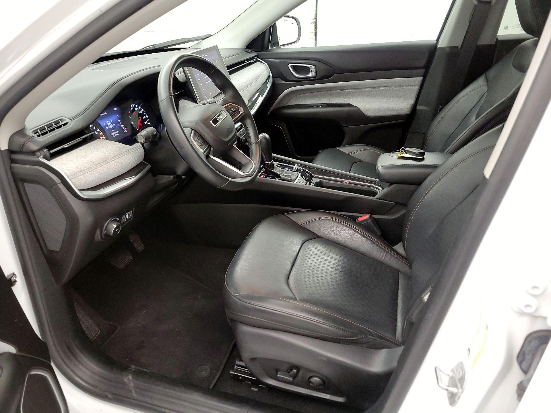 Thumbnail: 2022 Jeep Compass - 11