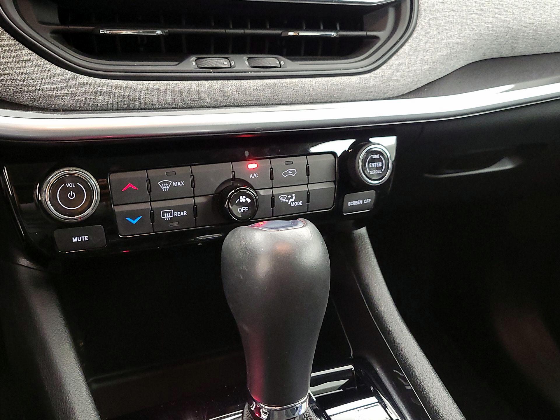 Thumbnail: 2022 Jeep Compass - 16