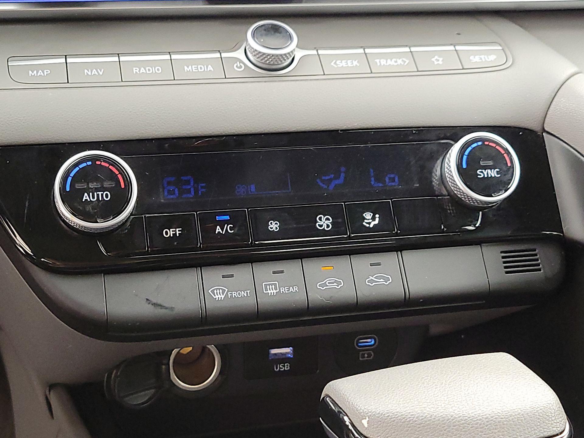 Thumbnail: 2024 Hyundai Elantra - 16