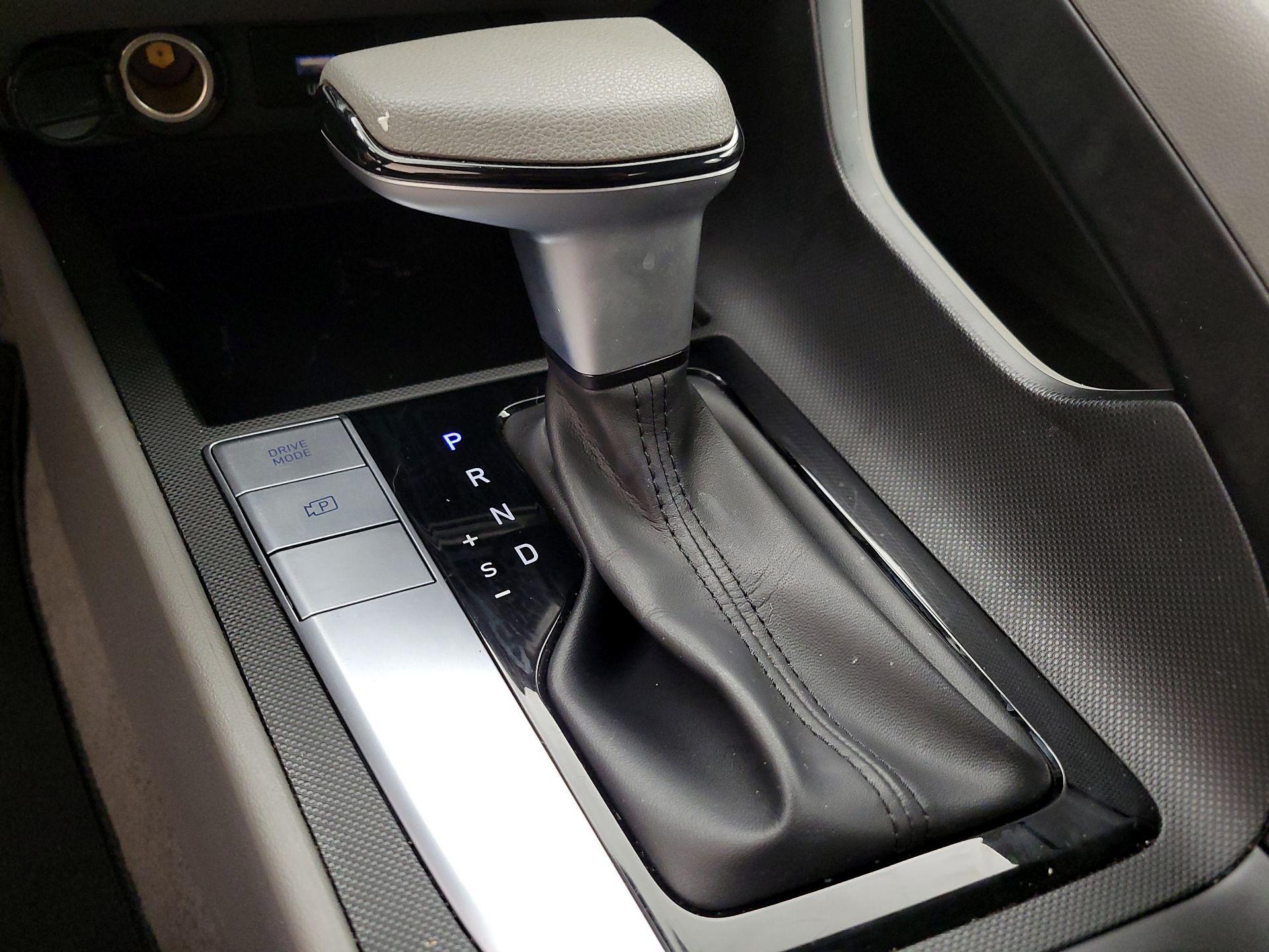 Thumbnail: 2024 Hyundai Elantra - 17