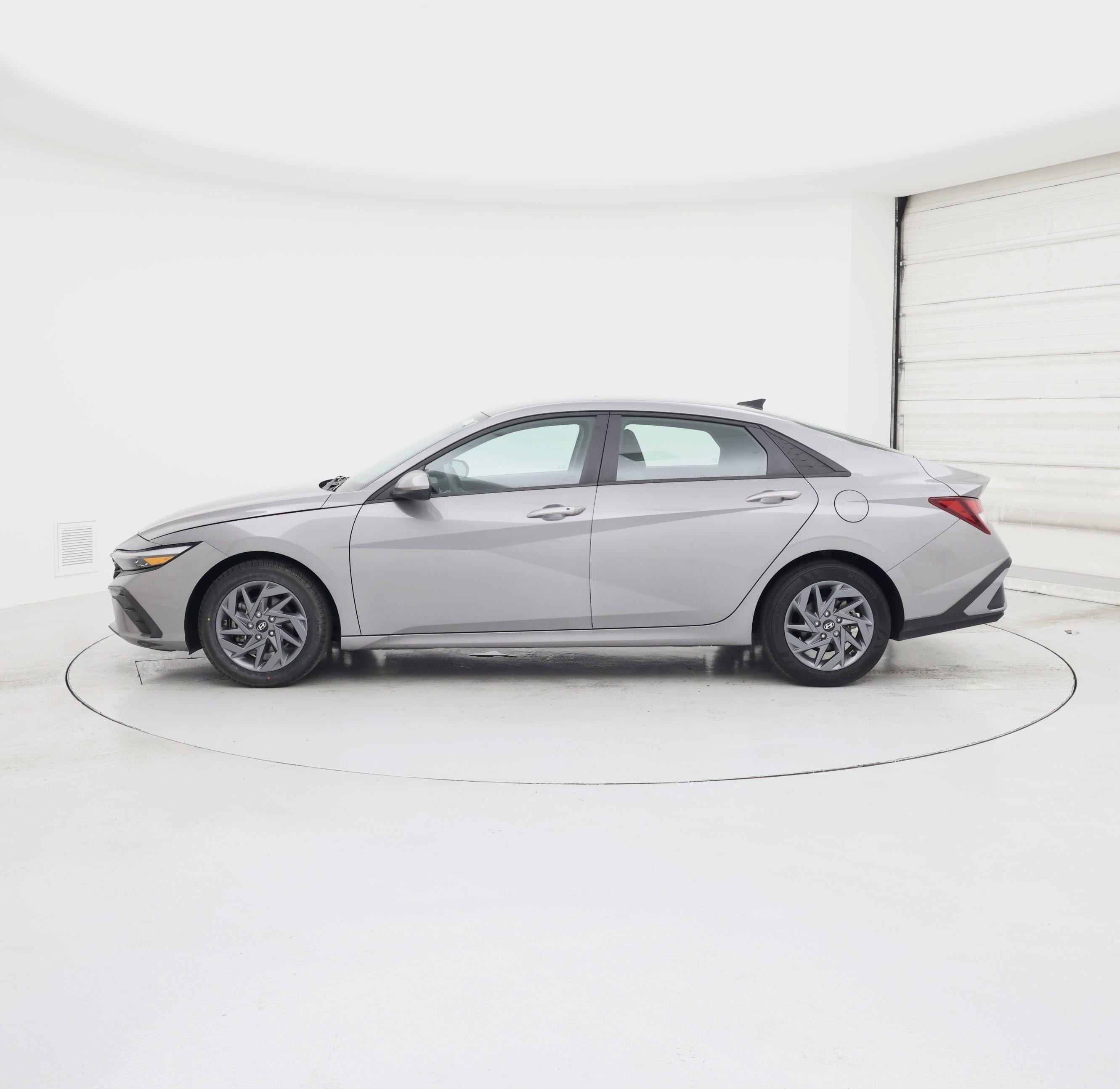 Thumbnail: 2024 Hyundai Elantra - 3