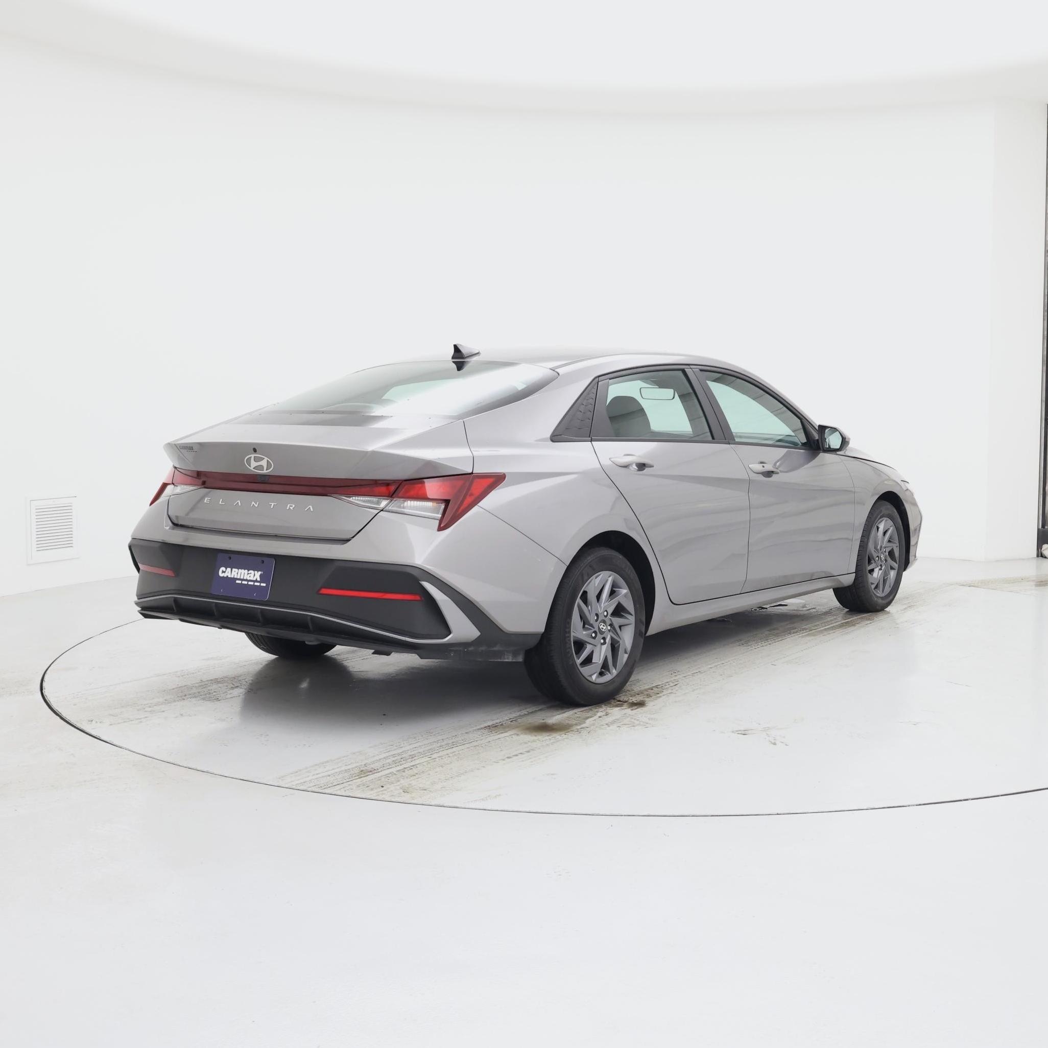 Thumbnail: 2024 Hyundai Elantra - 8