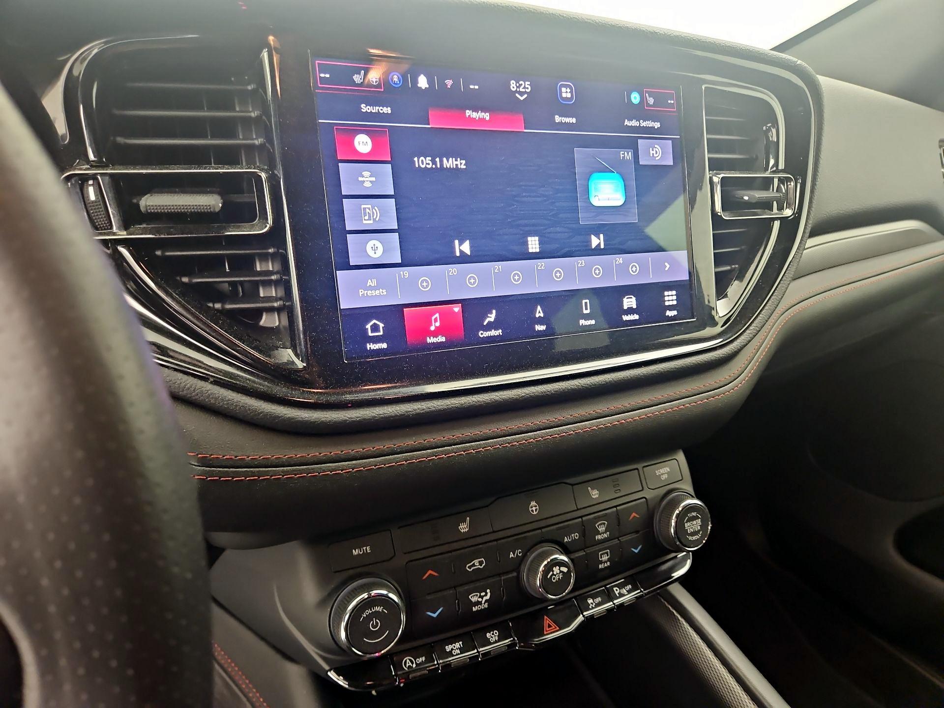 Thumbnail: 2023 Dodge Durango - 16