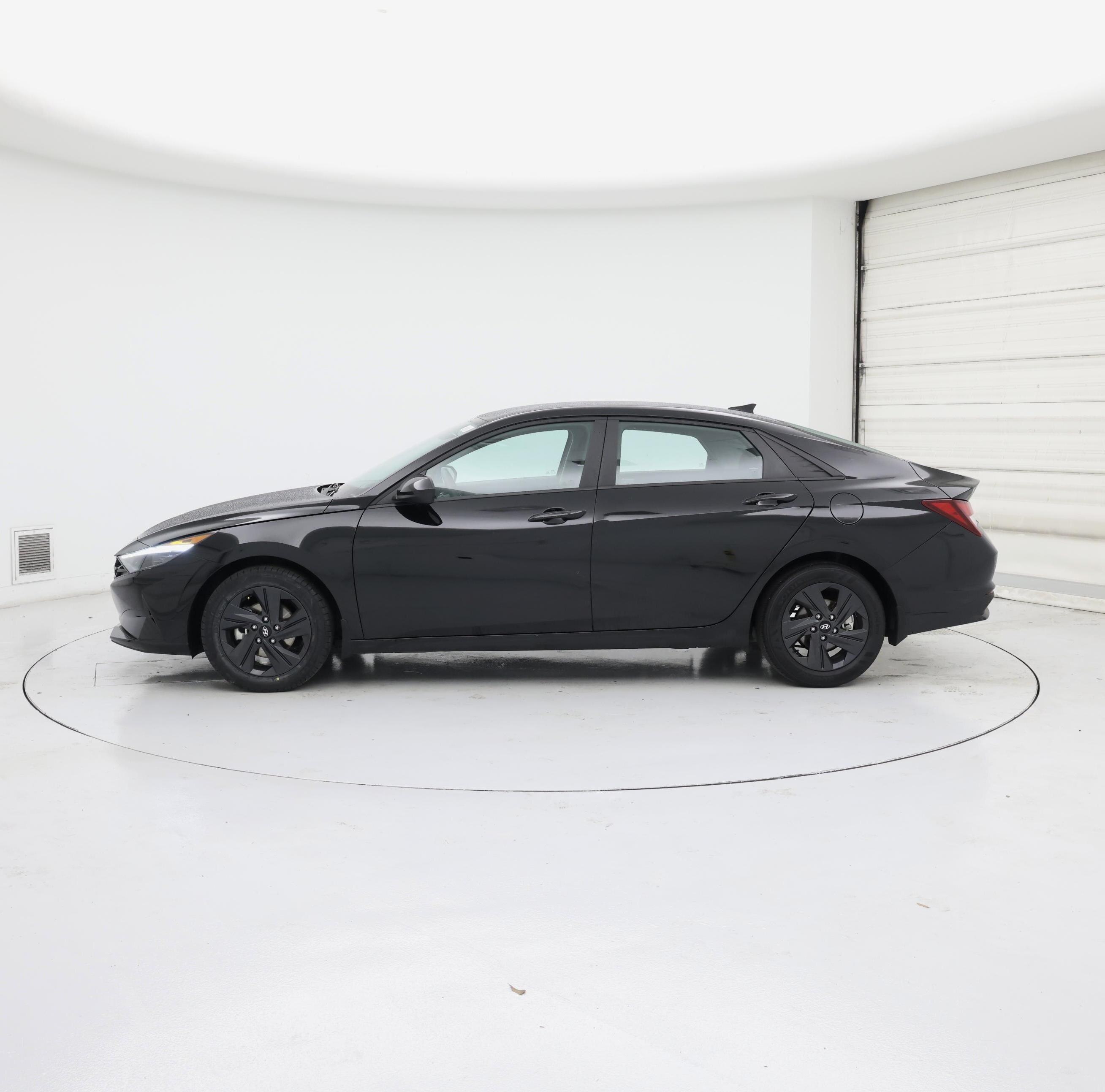 Thumbnail: 2023 Hyundai Elantra - 3