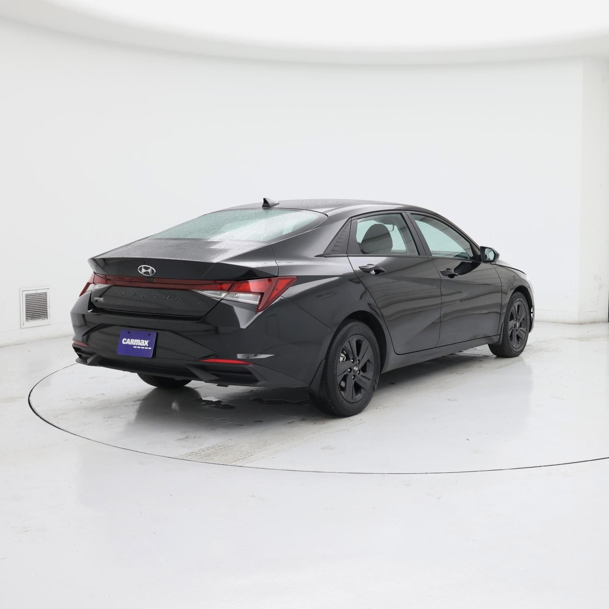 Thumbnail: 2023 Hyundai Elantra - 8