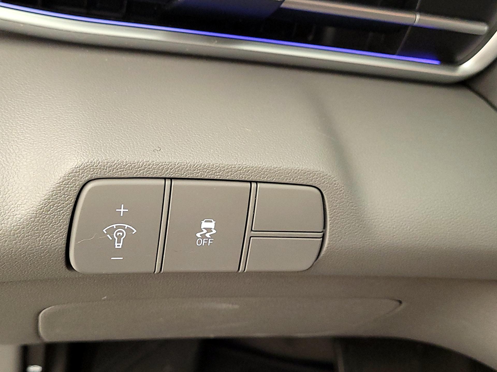 Thumbnail: 2024 Hyundai Elantra - 13