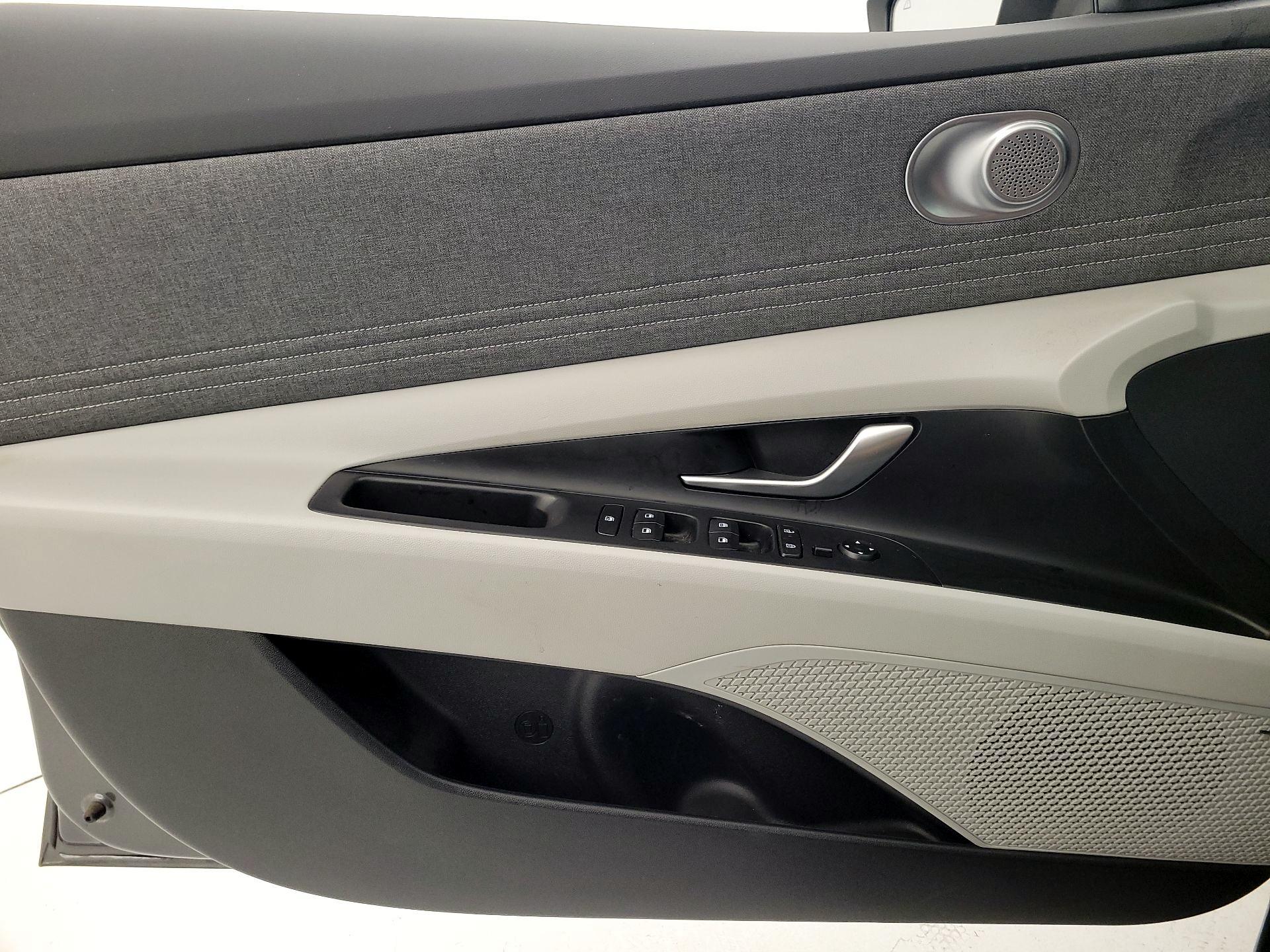 Thumbnail: 2024 Hyundai Elantra - 12