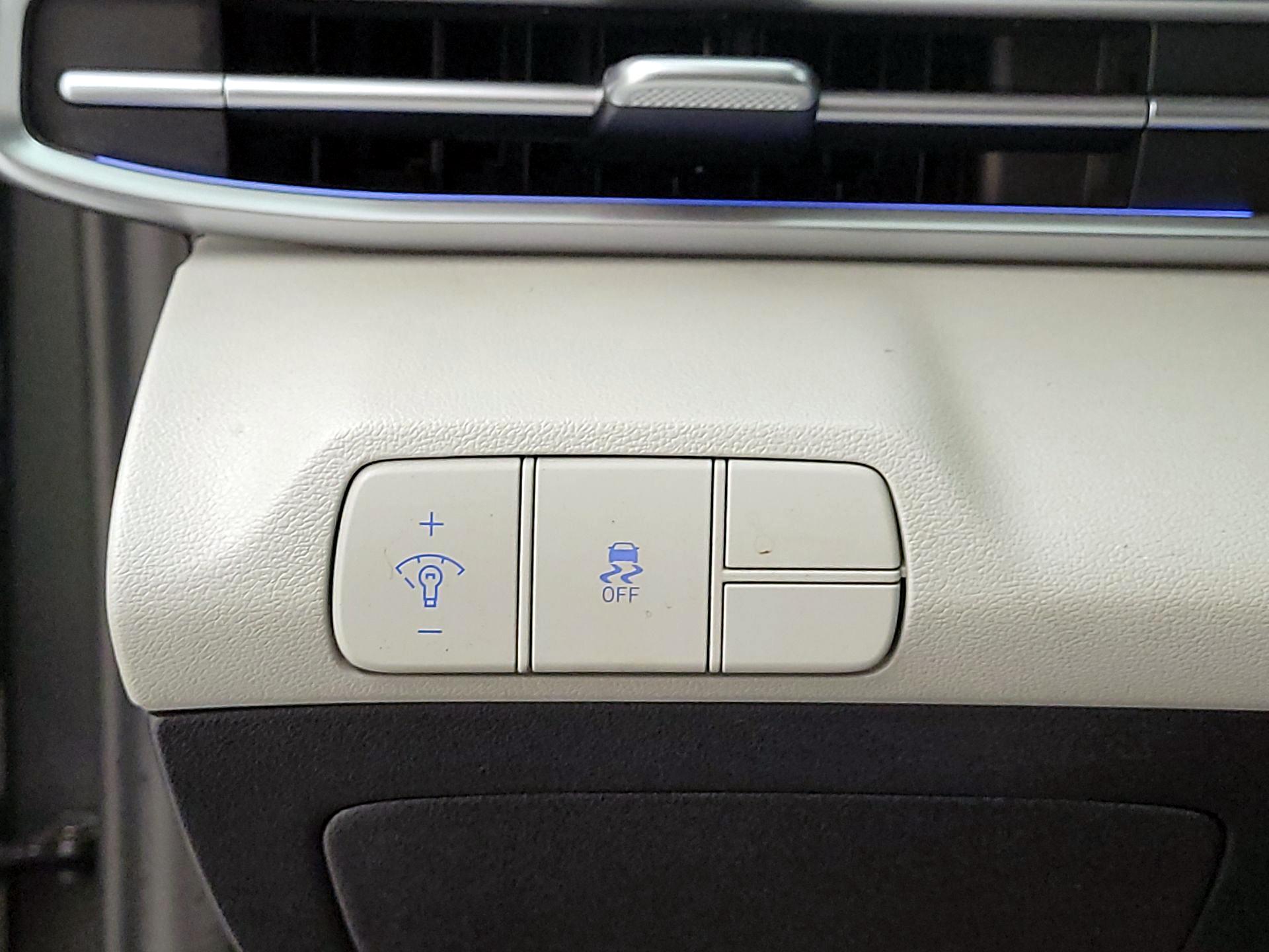 Thumbnail: 2024 Hyundai Elantra - 13