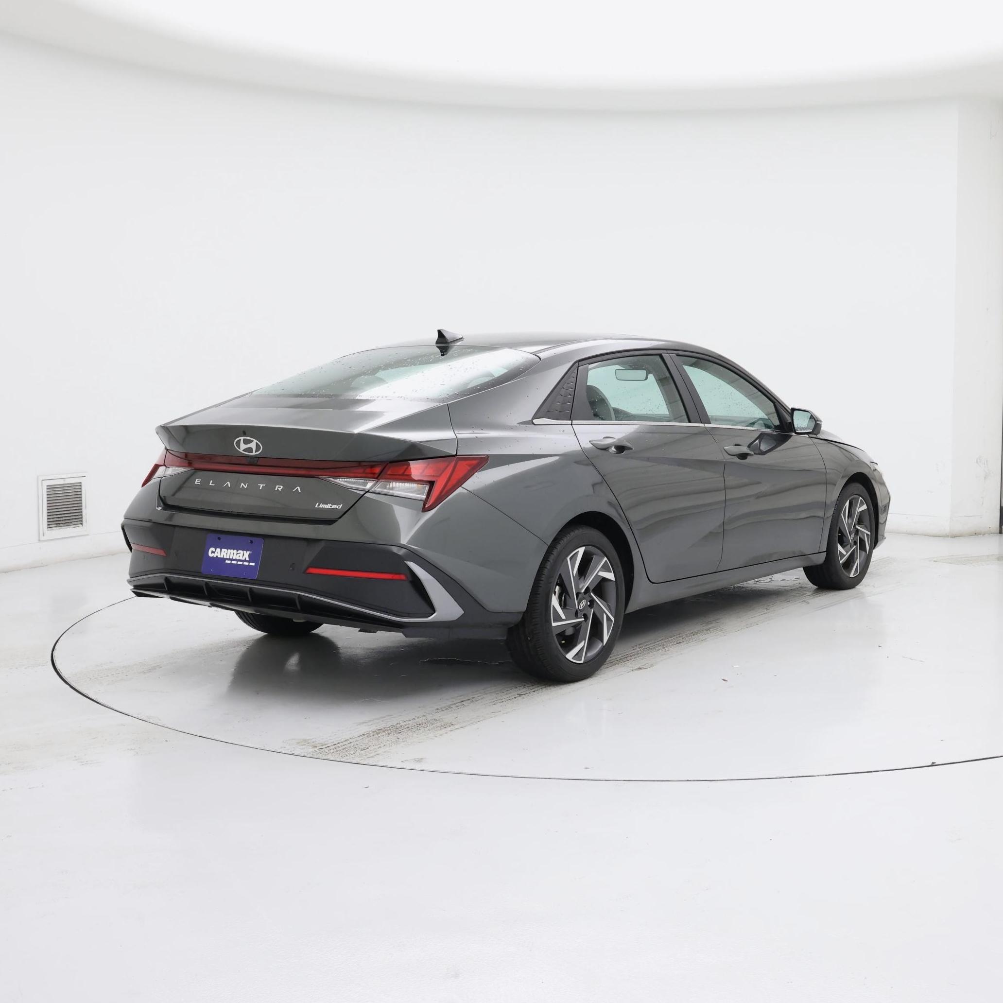 Thumbnail: 2024 Hyundai Elantra - 8