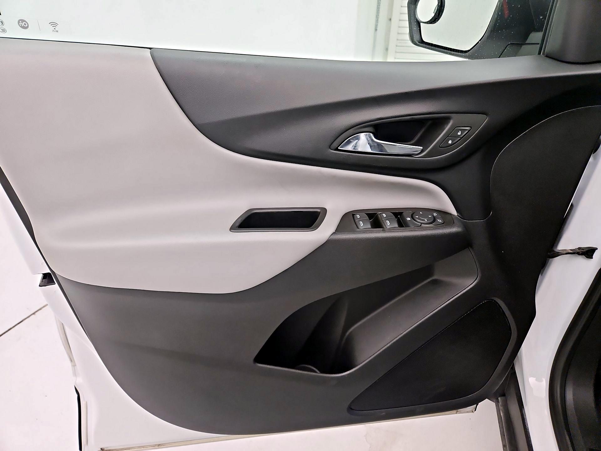 Thumbnail: 2022 Chevrolet Equinox - 12