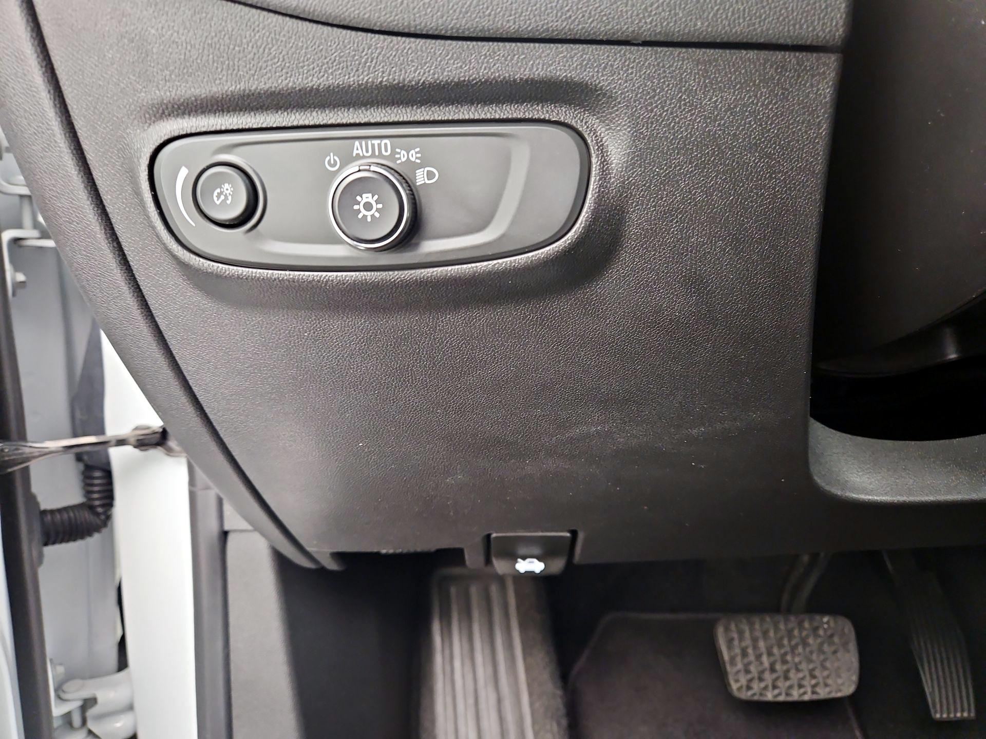 Thumbnail: 2022 Chevrolet Equinox - 13