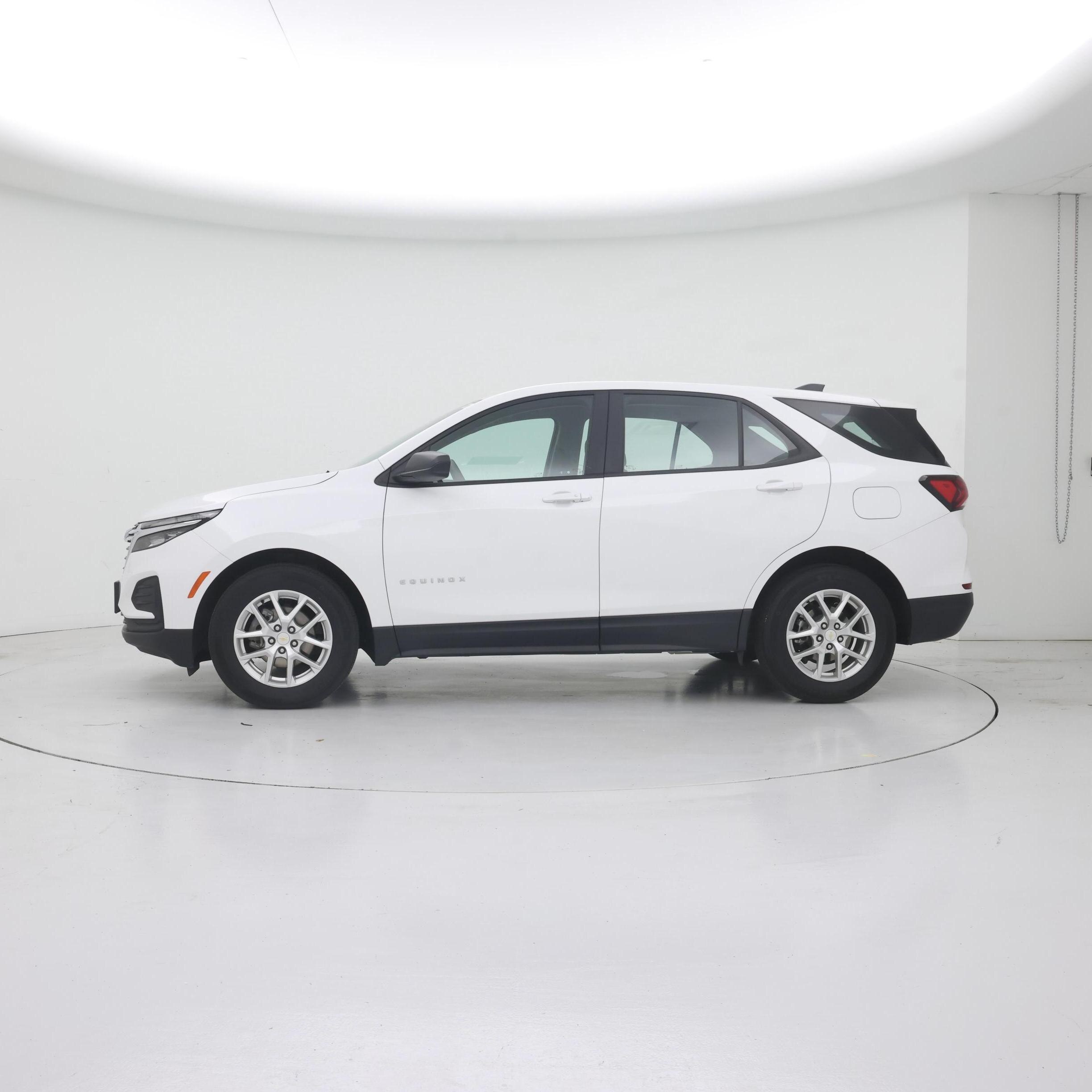 Thumbnail: 2022 Chevrolet Equinox - 3