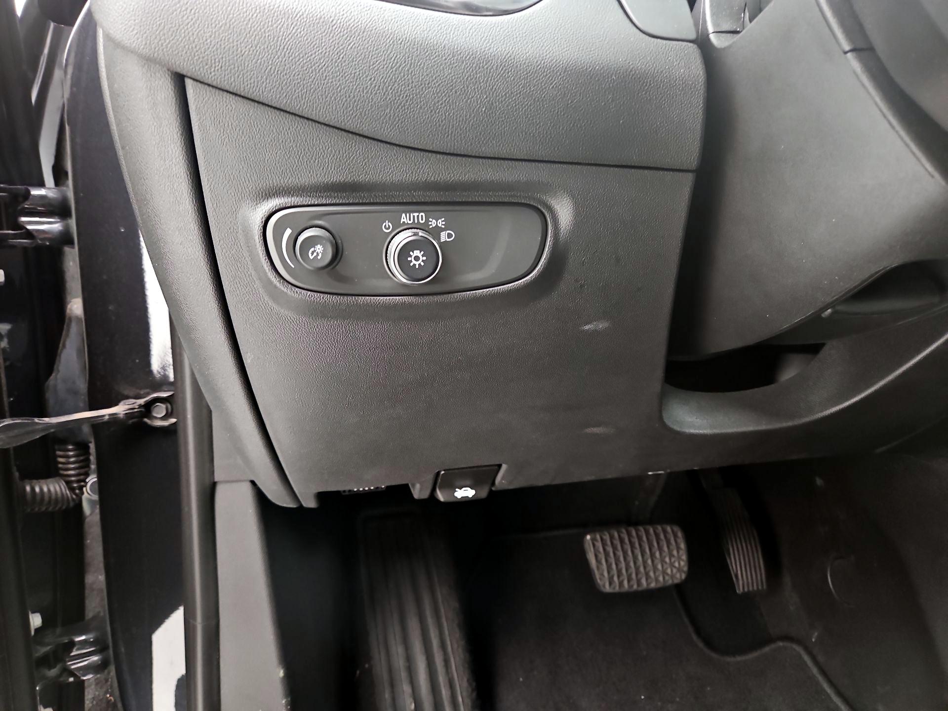 Thumbnail: 2022 Chevrolet Equinox - 13