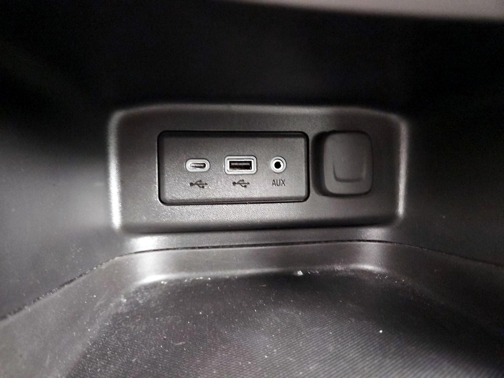 Thumbnail: 2022 Chevrolet Equinox - 18