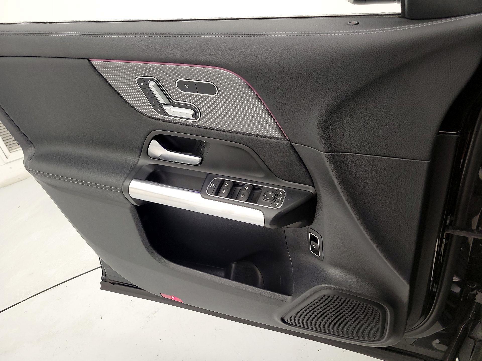 Thumbnail: 2021 Mercedes-Benz GLA - 12