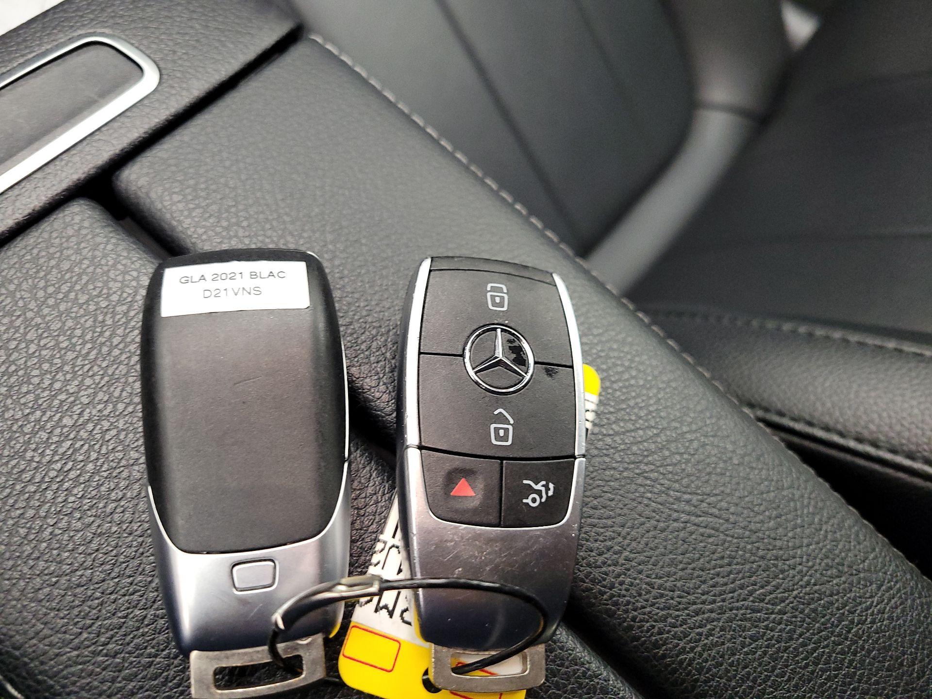 Thumbnail: 2021 Mercedes-Benz GLA - 18