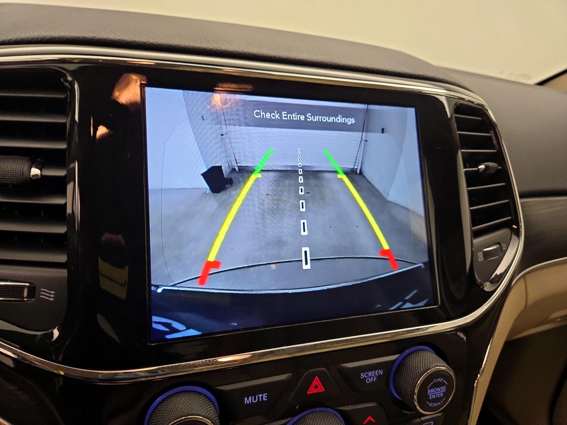 Thumbnail: 2021 Jeep Grand Cherokee - 15