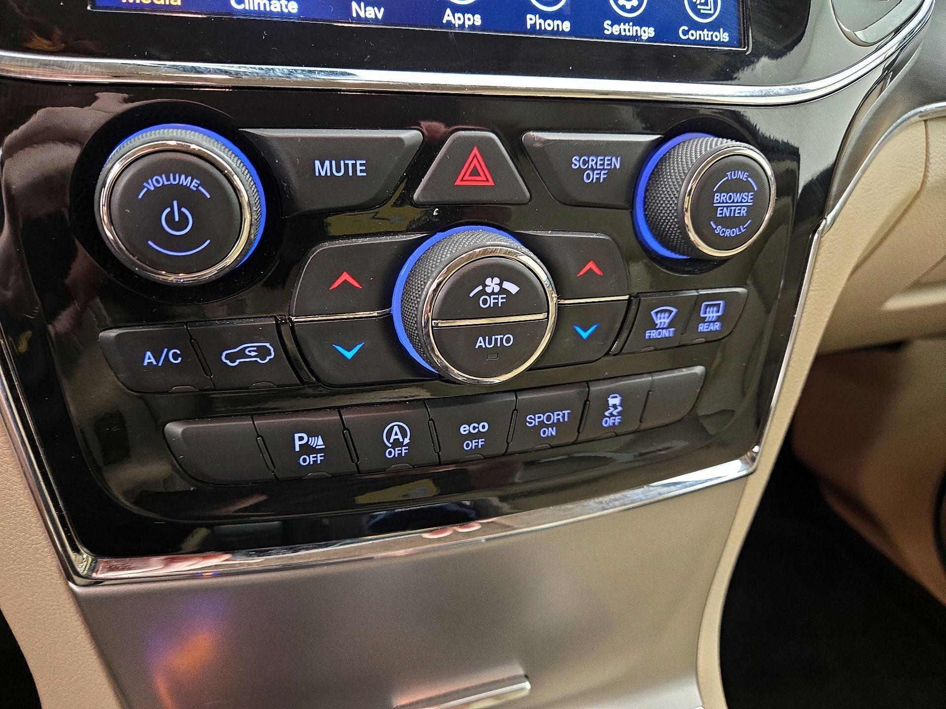 Thumbnail: 2021 Jeep Grand Cherokee - 17