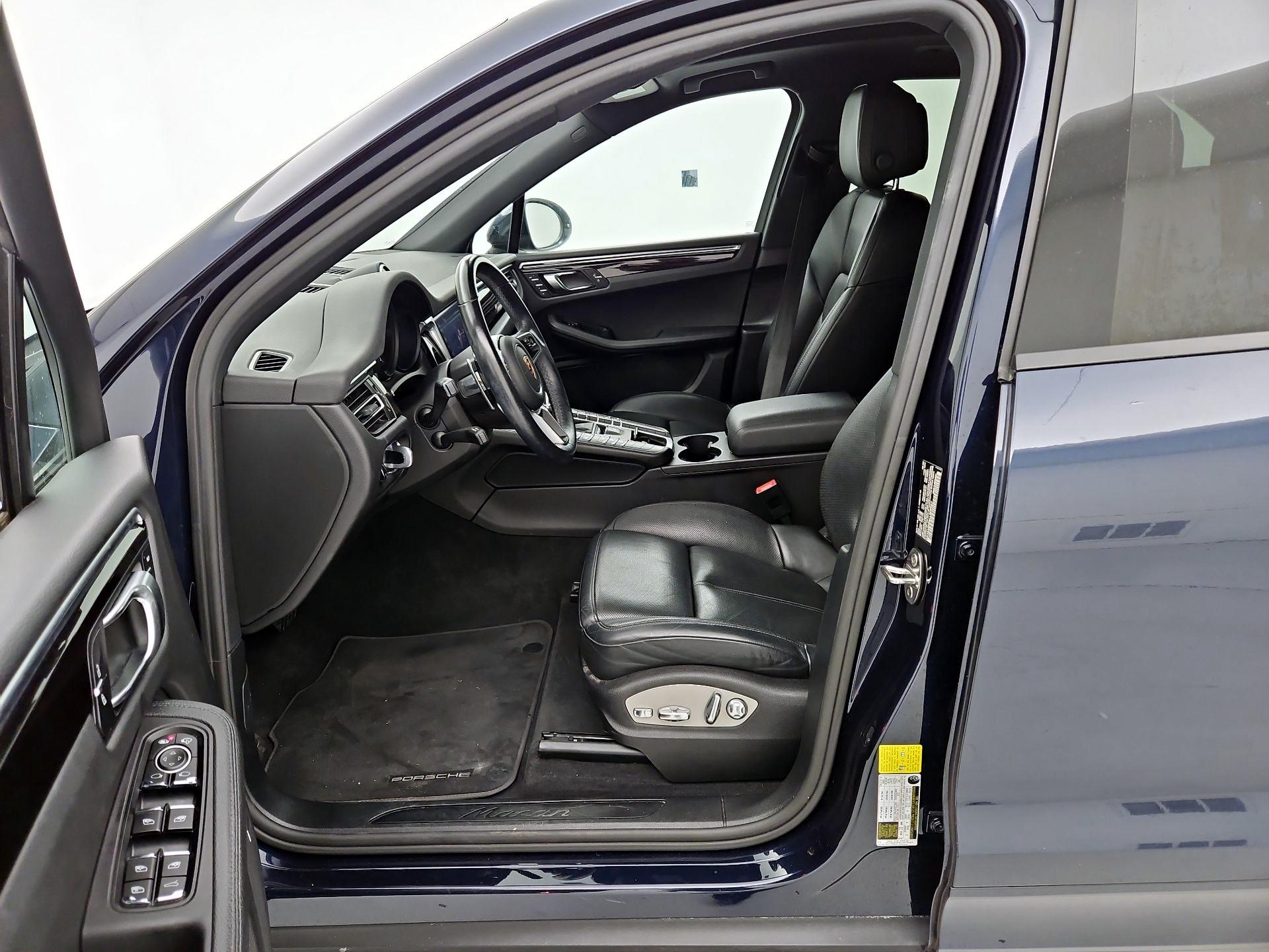 Thumbnail: 2020 Porsche Macan - 11