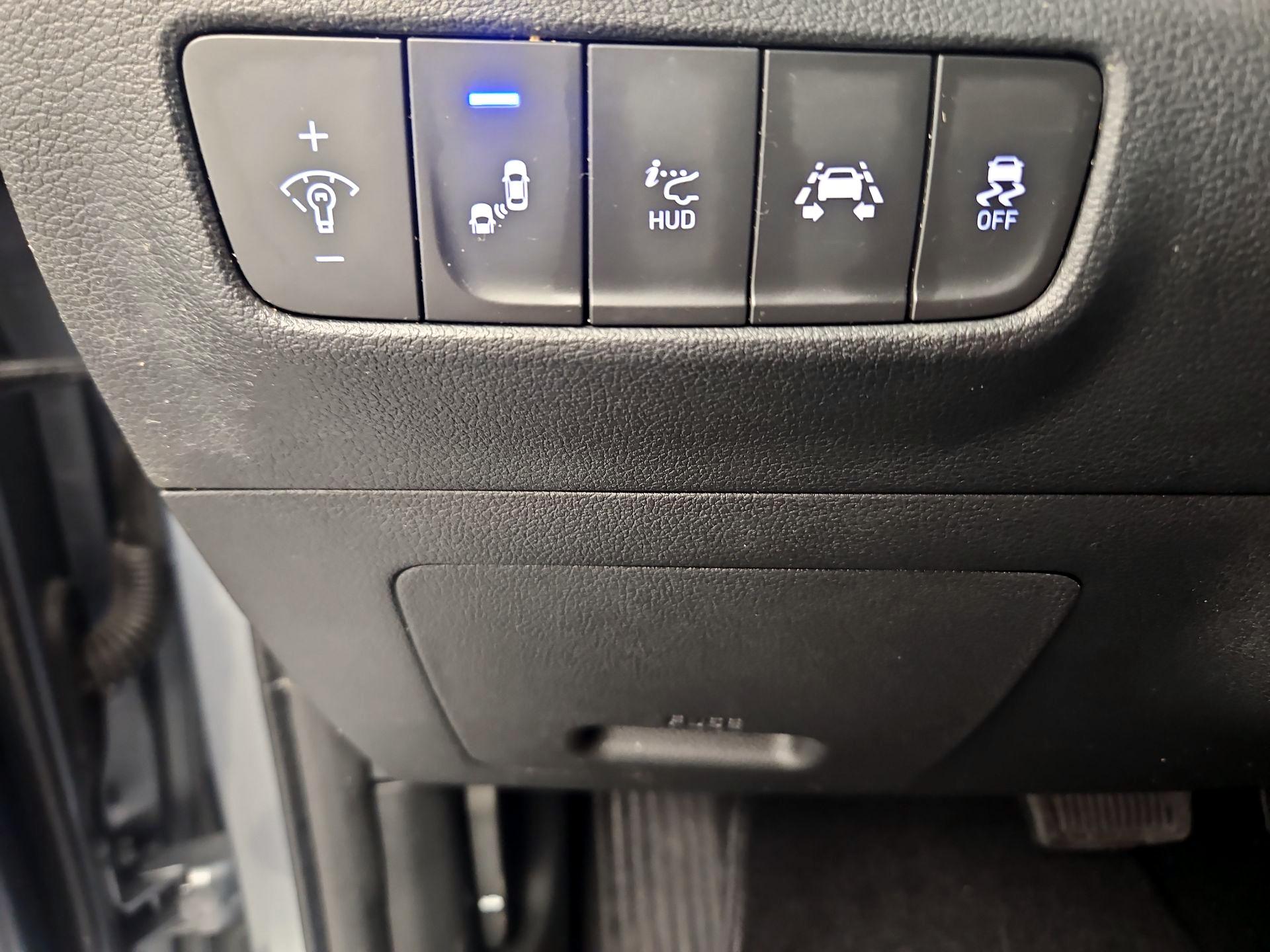 Thumbnail: 2021 Hyundai Kona - 13