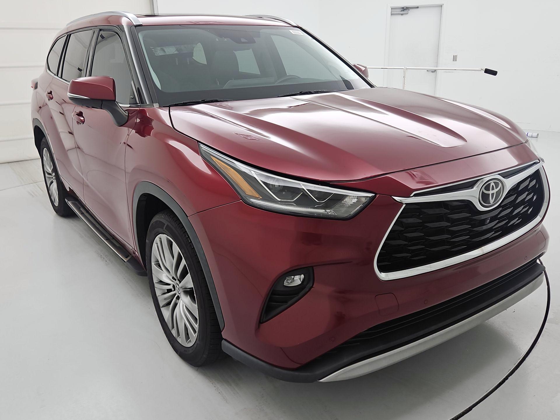 Red 2021 Toyota Highlander SUV / Crossover Front-Wheel Drive Automatic