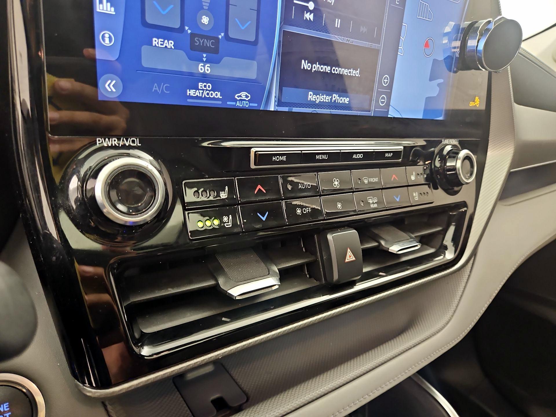 Thumbnail: 2021 Toyota Highlander - 15