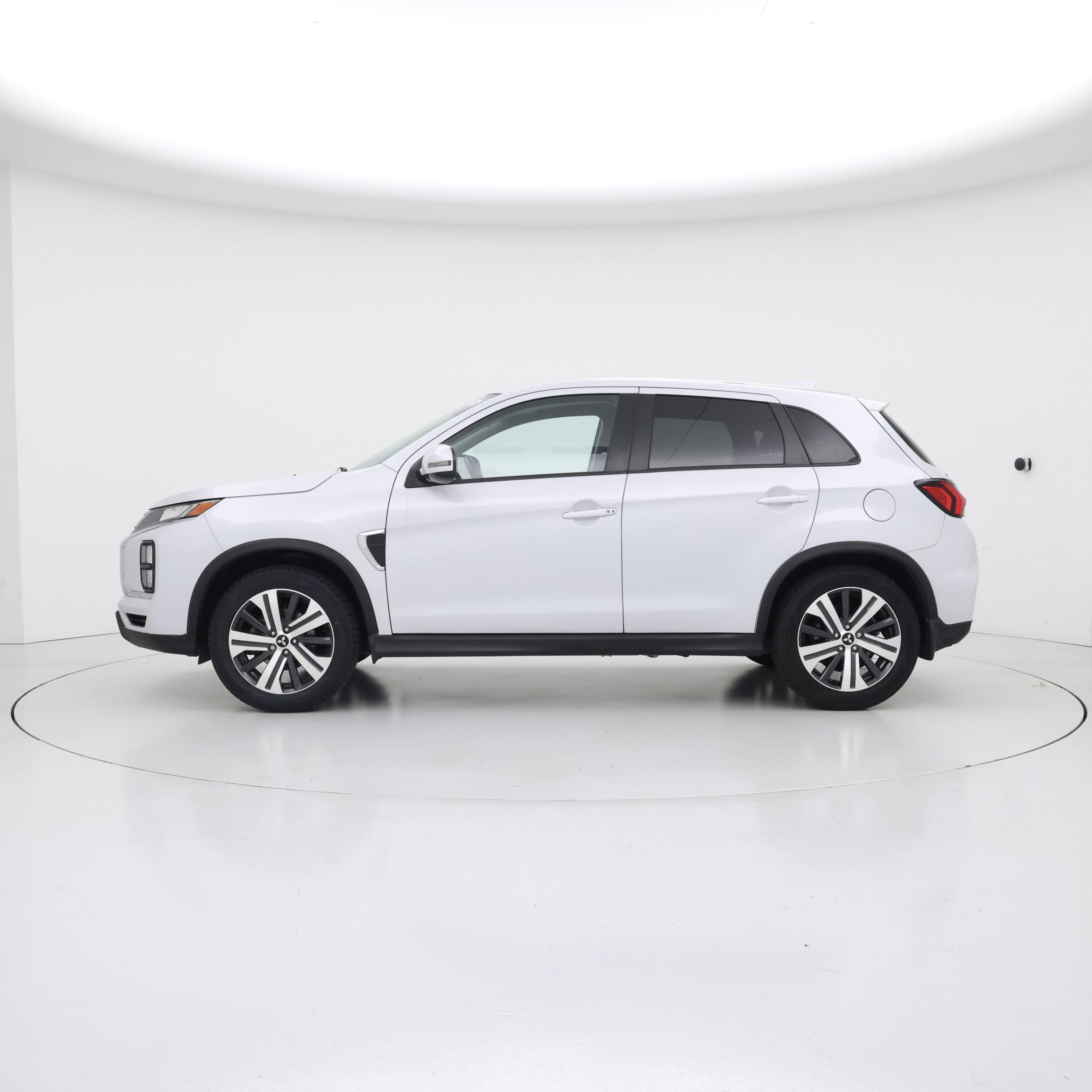 Thumbnail: 2023 Mitsubishi Outlander Sport - 3