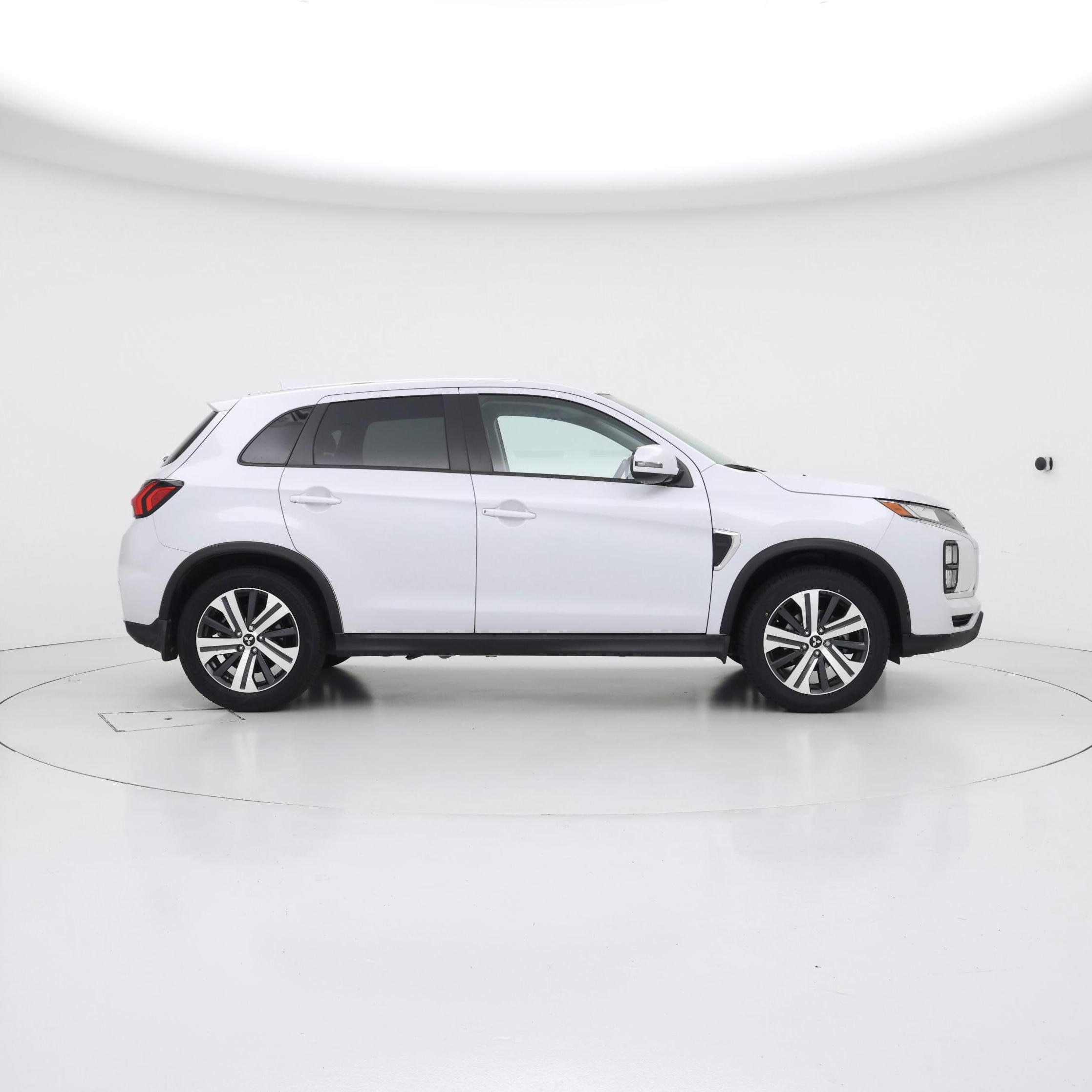 Thumbnail: 2023 Mitsubishi Outlander Sport - 7