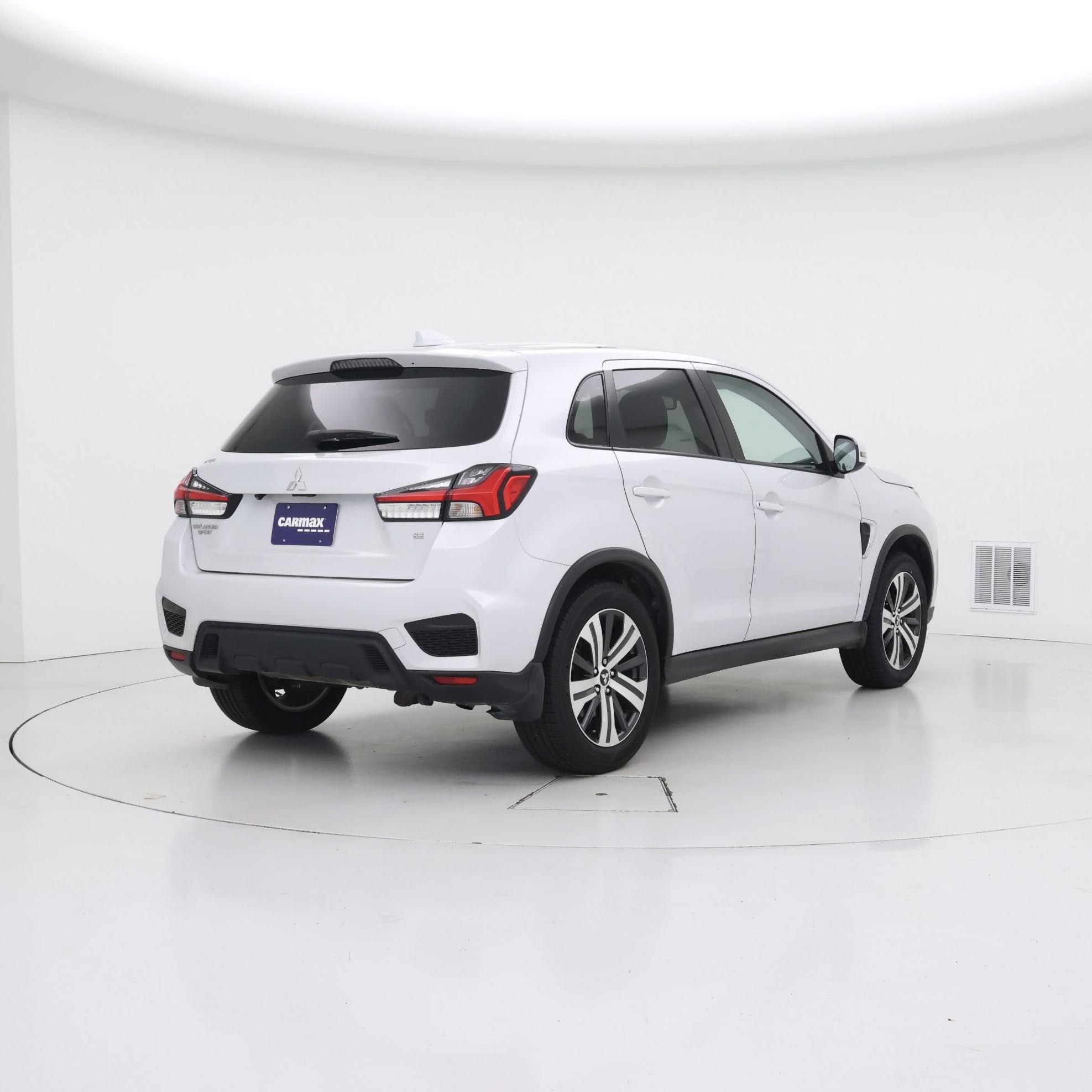 Thumbnail: 2023 Mitsubishi Outlander Sport - 8