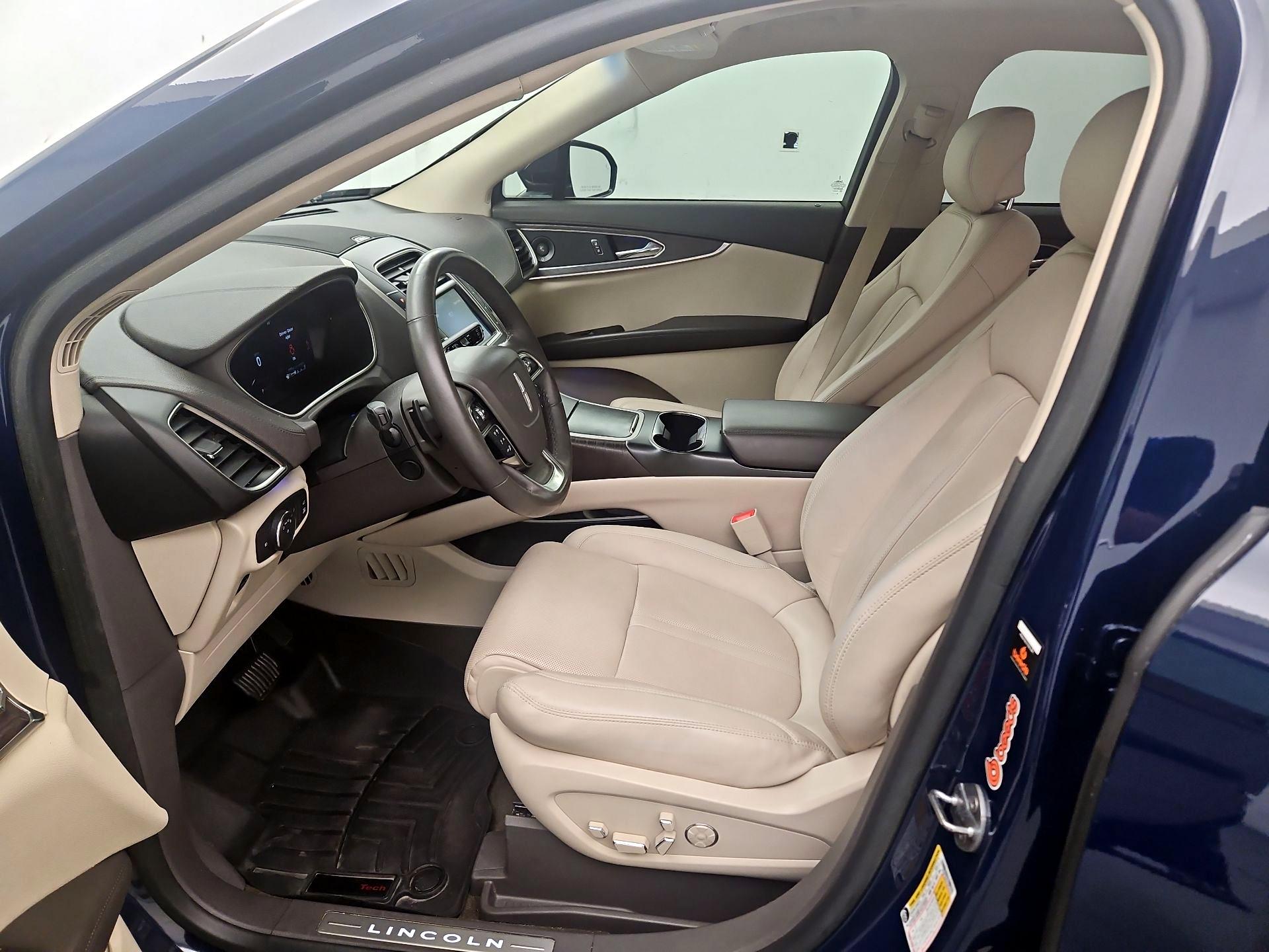 Thumbnail: 2020 Lincoln Nautilus - 11