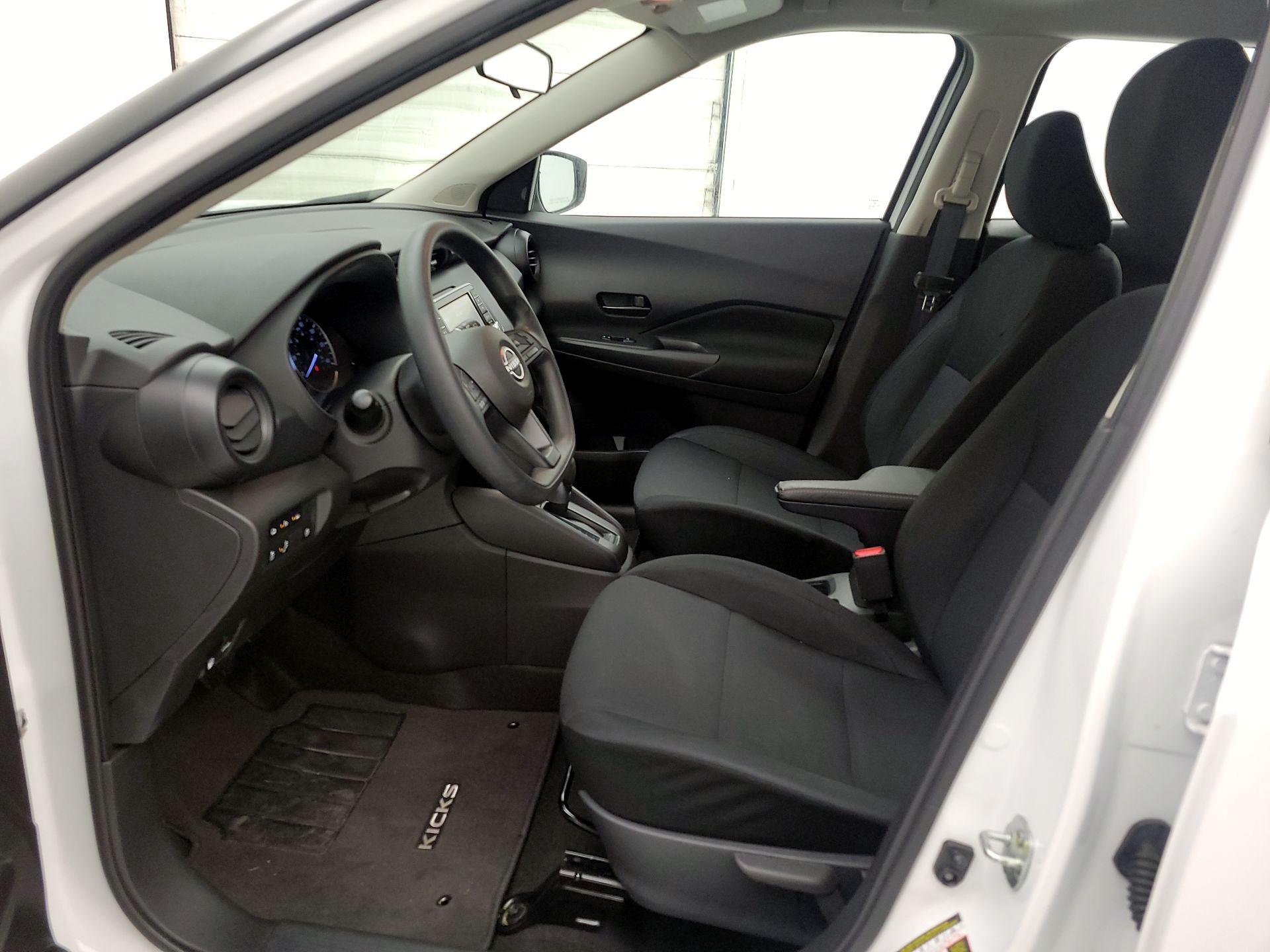 Thumbnail: 2023 Nissan Kicks - 11