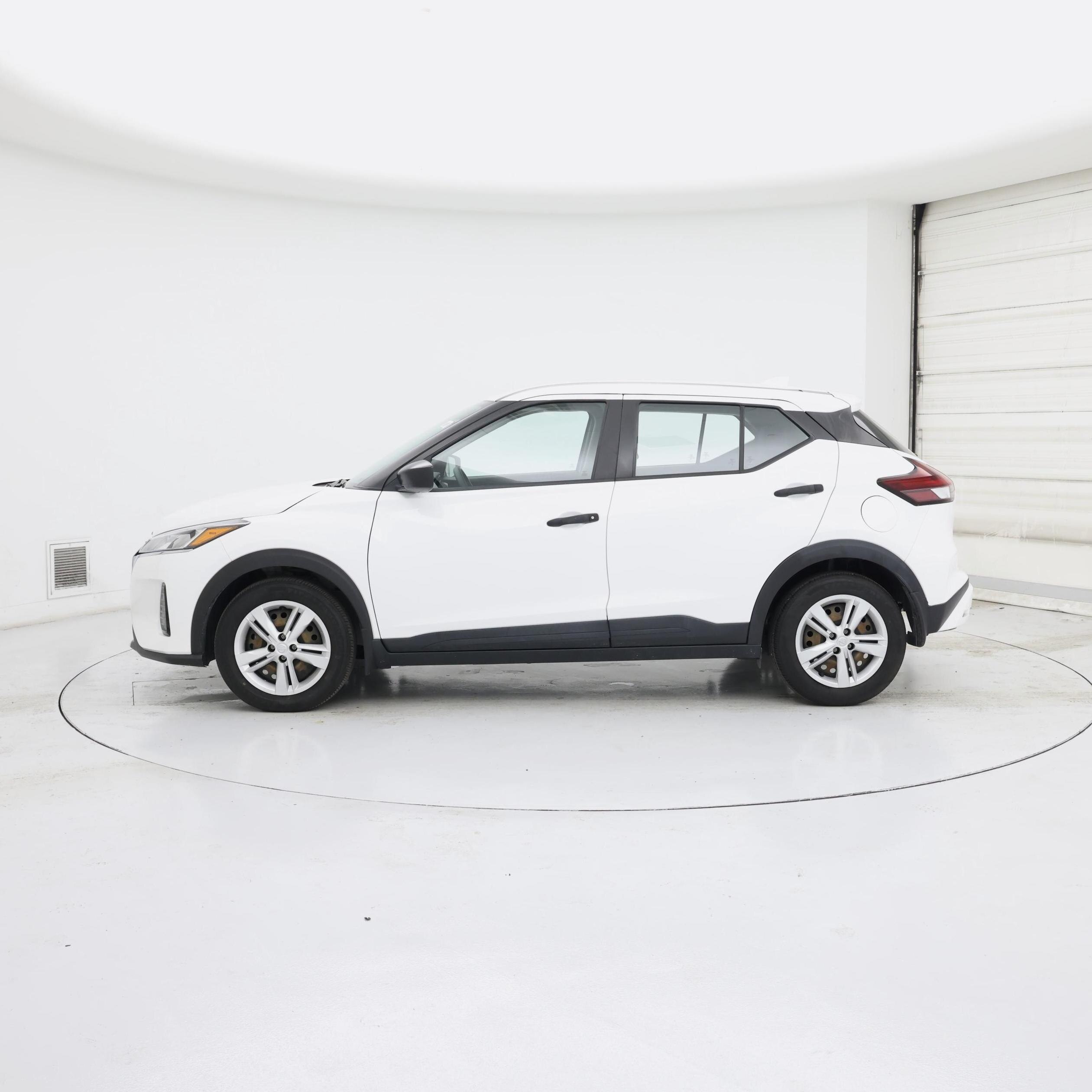 Thumbnail: 2023 Nissan Kicks - 3