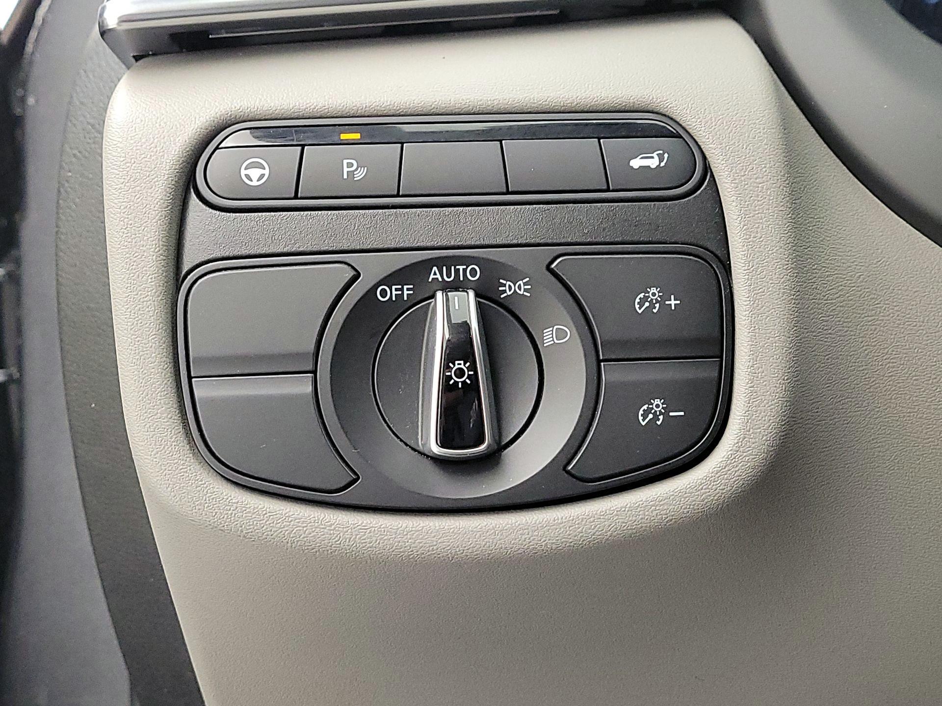 Thumbnail: 2023 INFINITI QX50 - 13