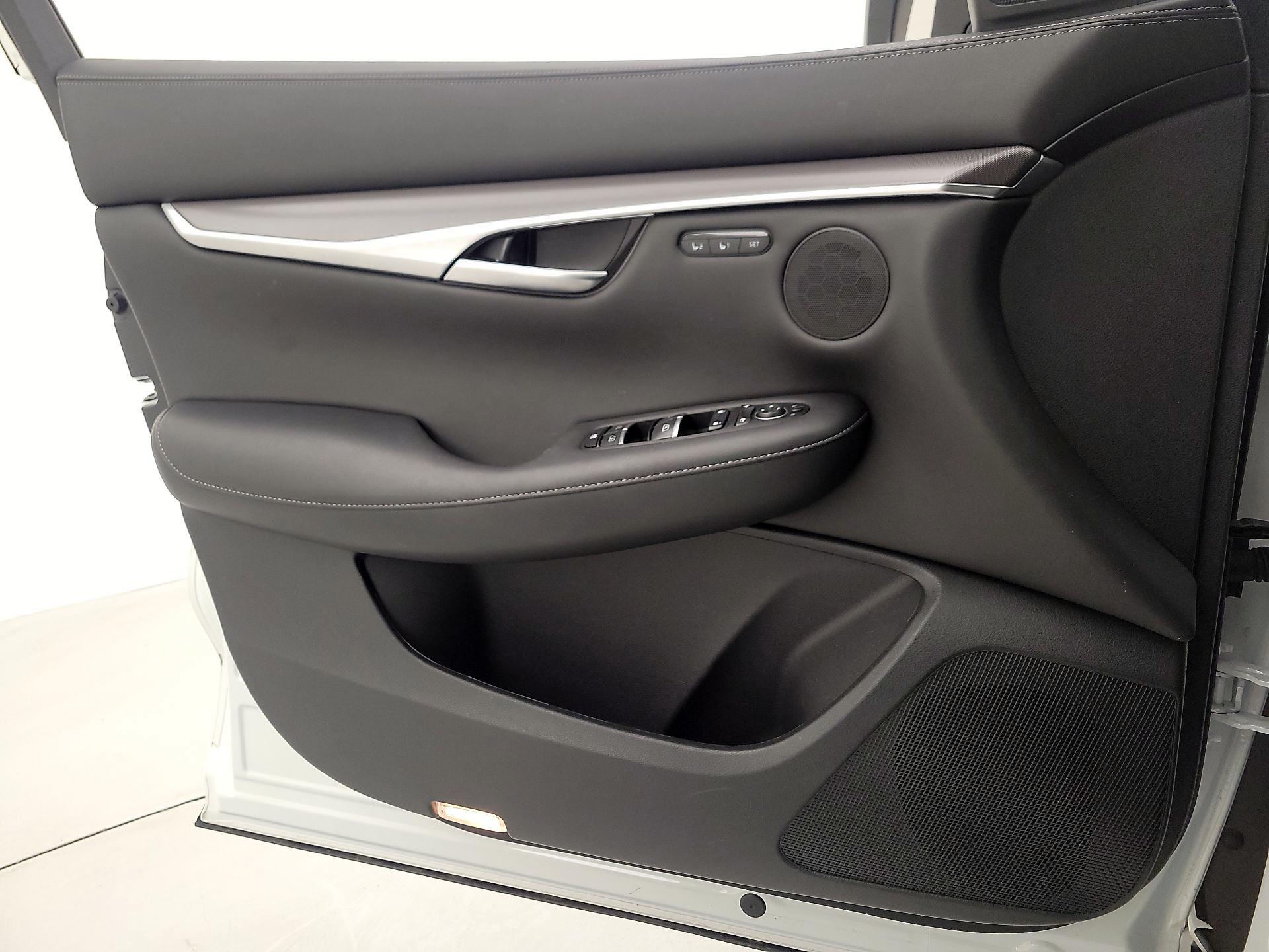 Thumbnail: 2023 INFINITI QX50 - 12