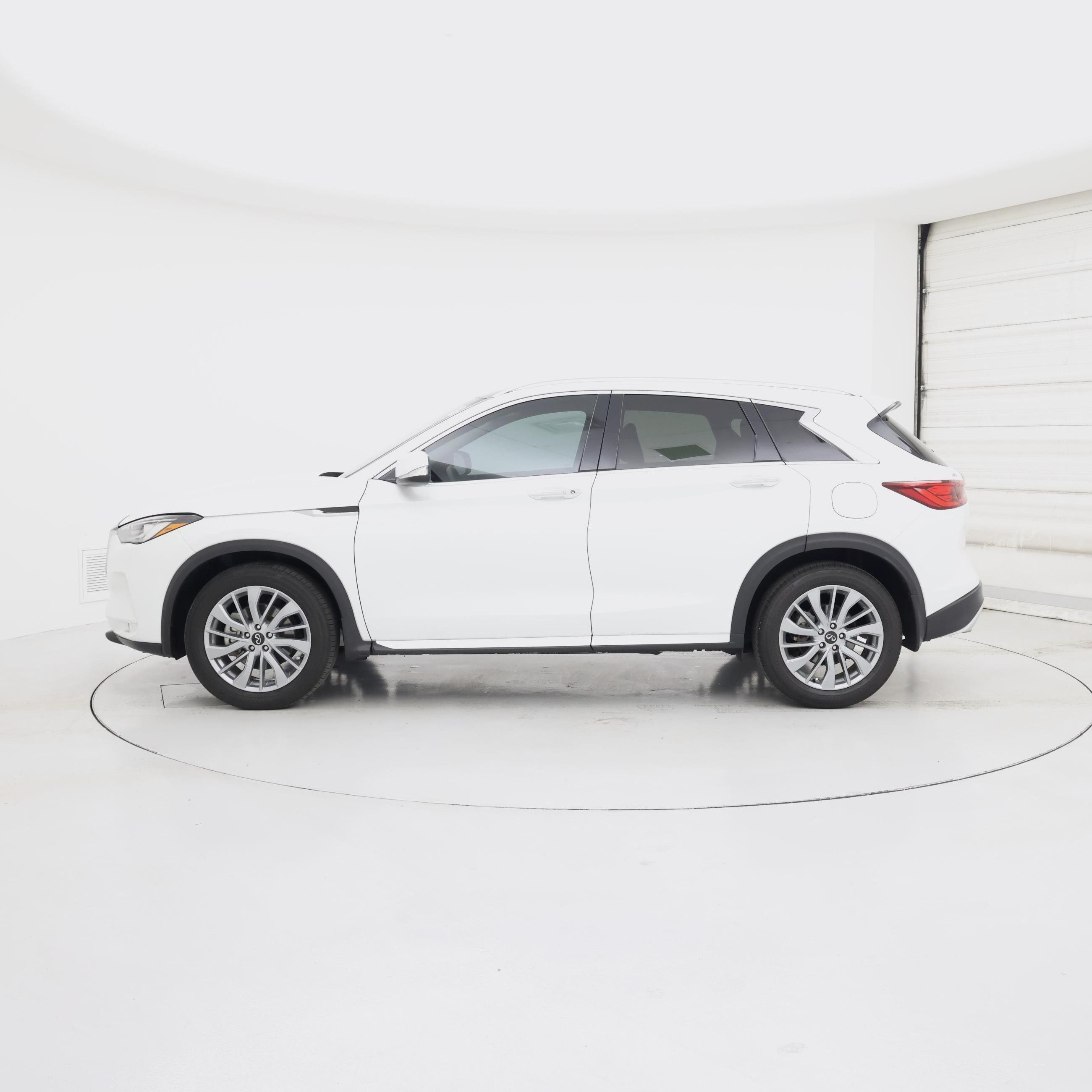 Thumbnail: 2023 INFINITI QX50 - 3