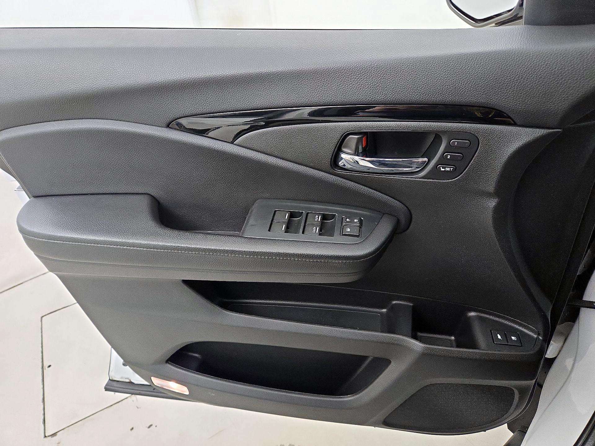 Thumbnail: 2022 Honda Pilot - 12