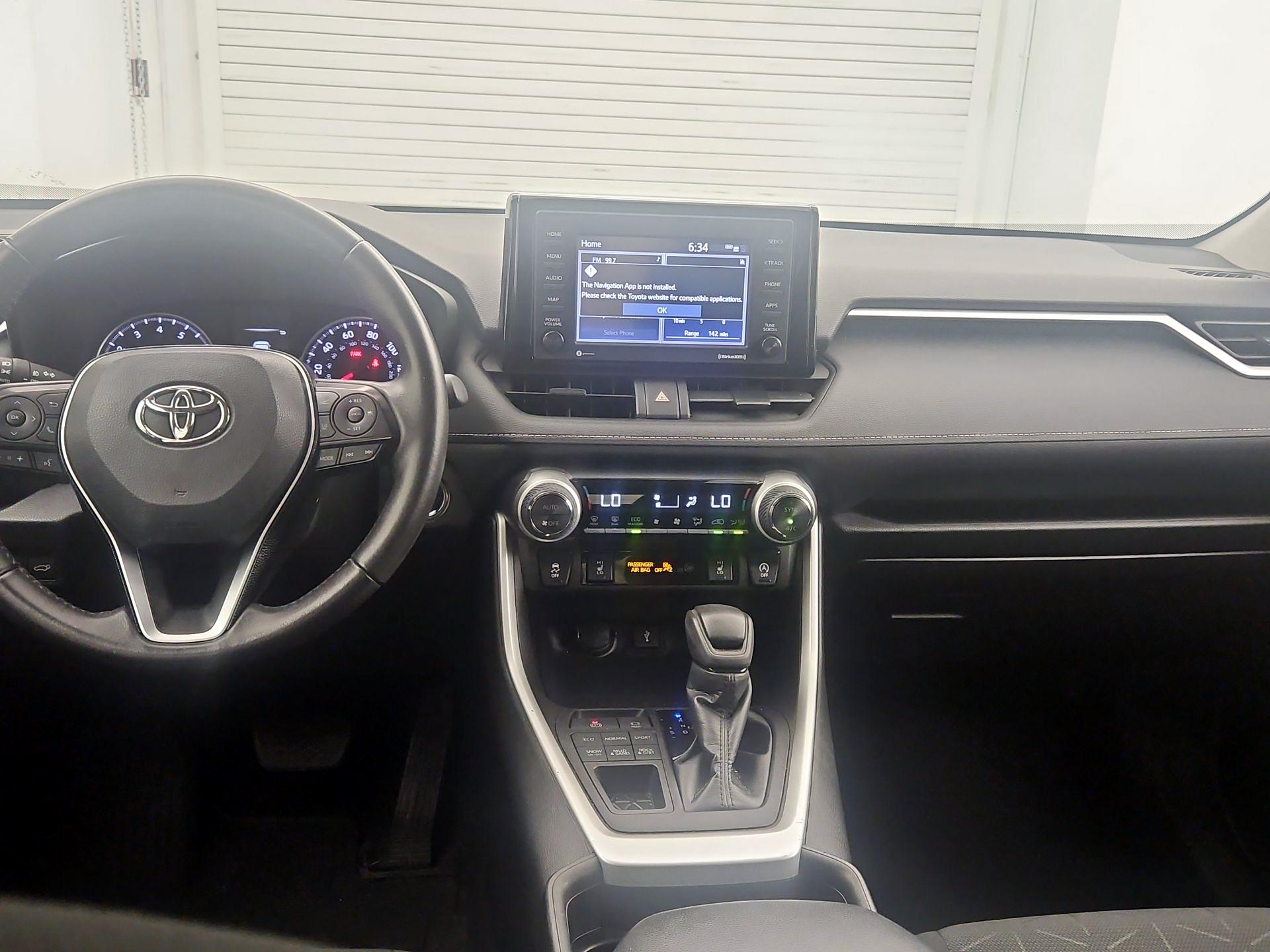 Thumbnail: 2021 Toyota RAV4 - 9